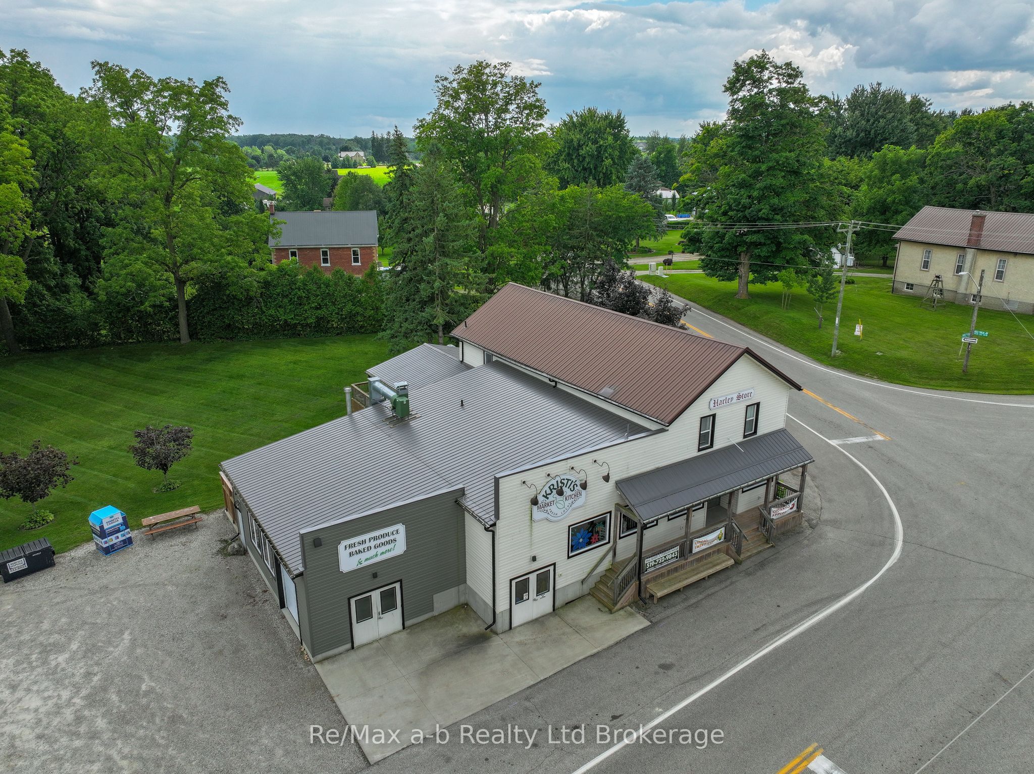 226 Middle Townline Road Property Photo 6