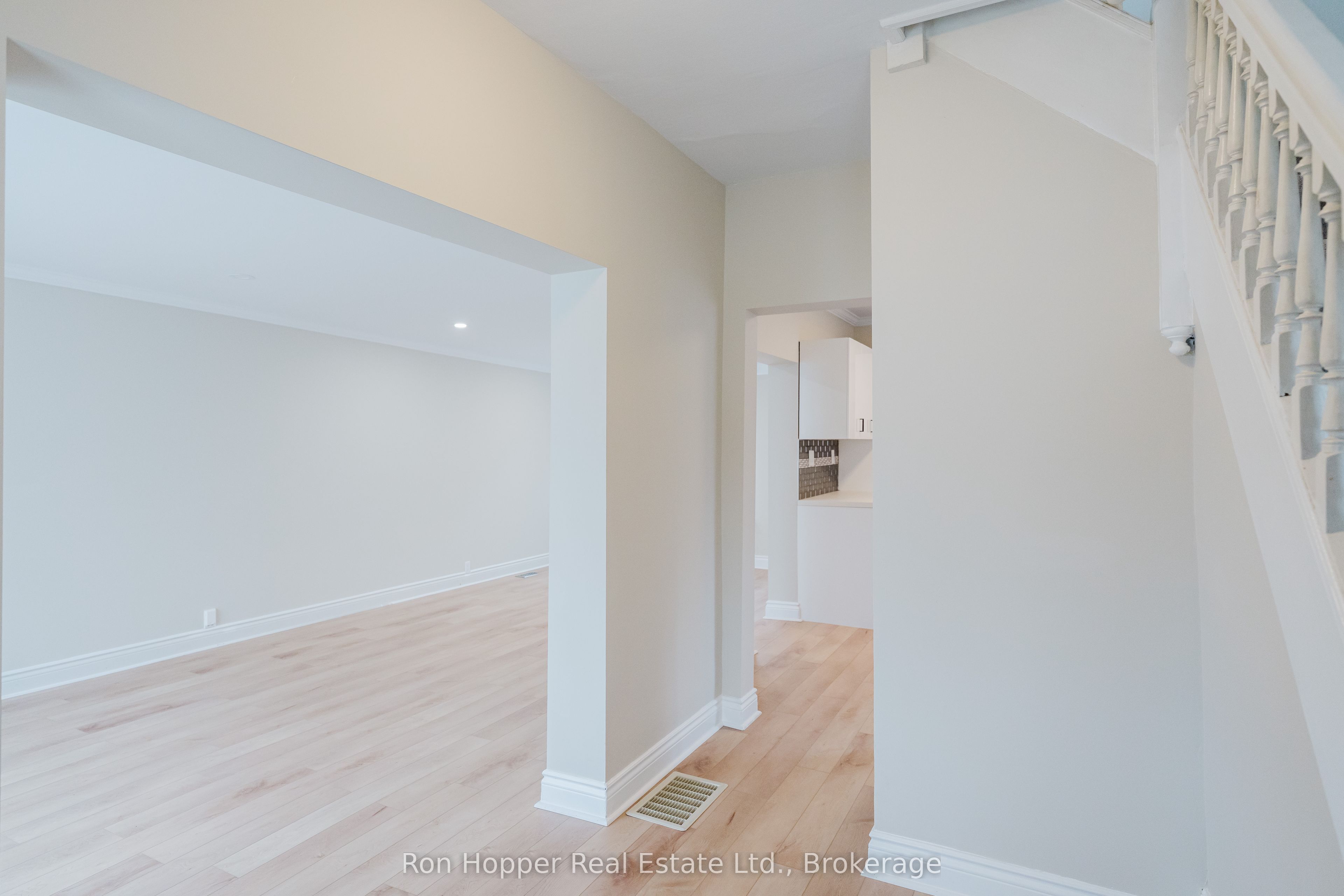 539 4th Avenue E Property Photo 2