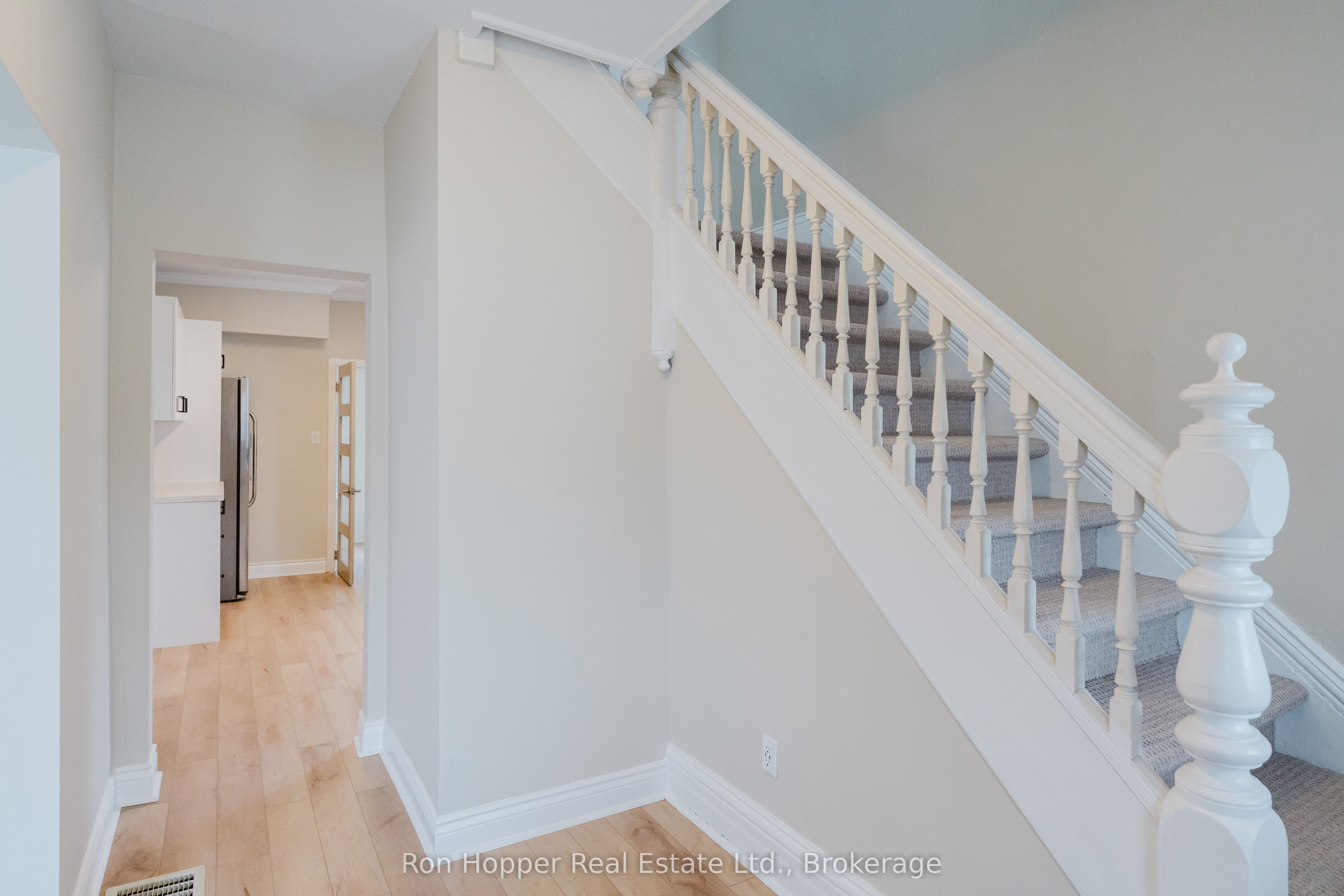 539 4th Avenue E Property Photo 3