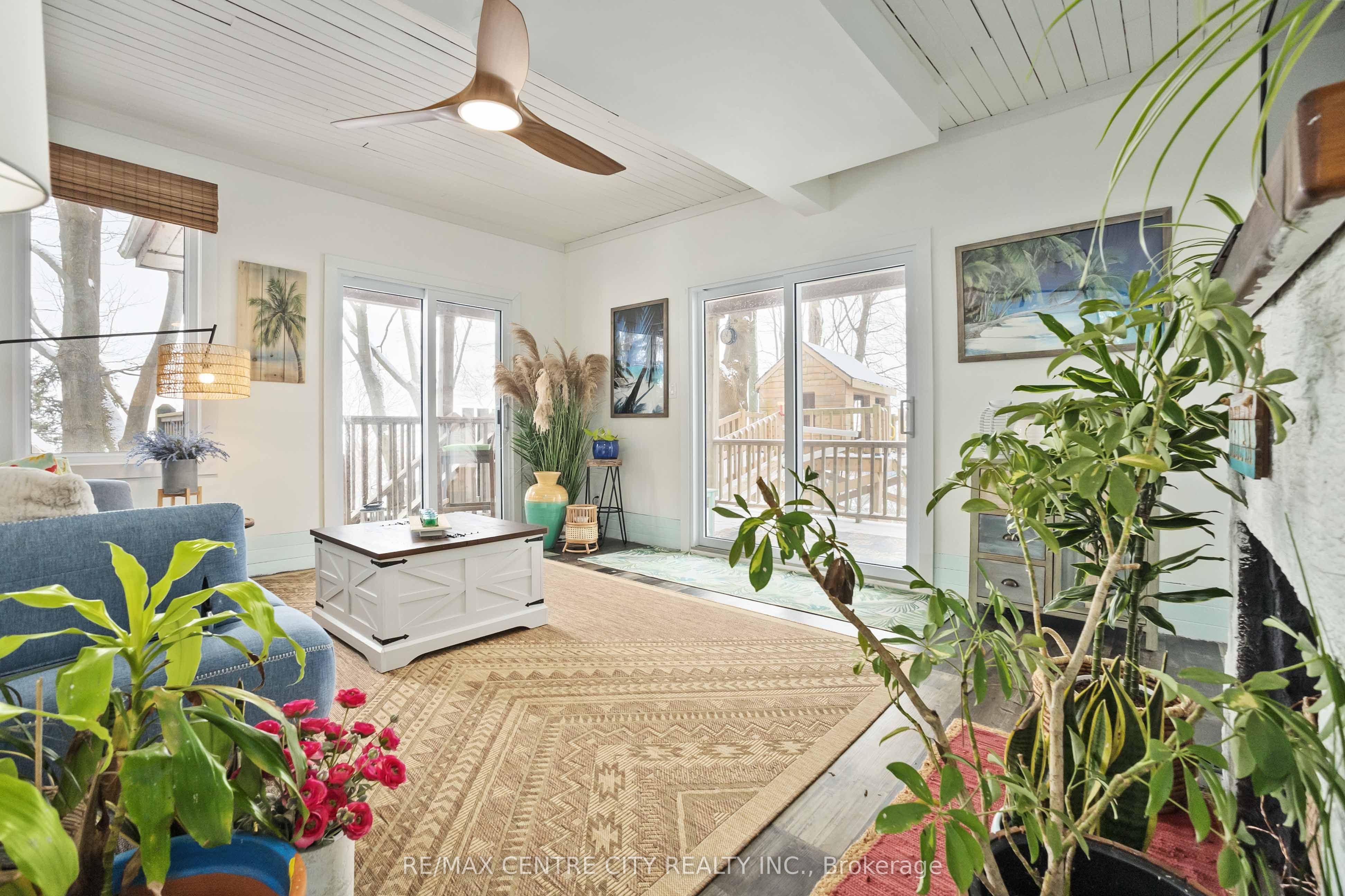 348 Erie Street Property Photo 2