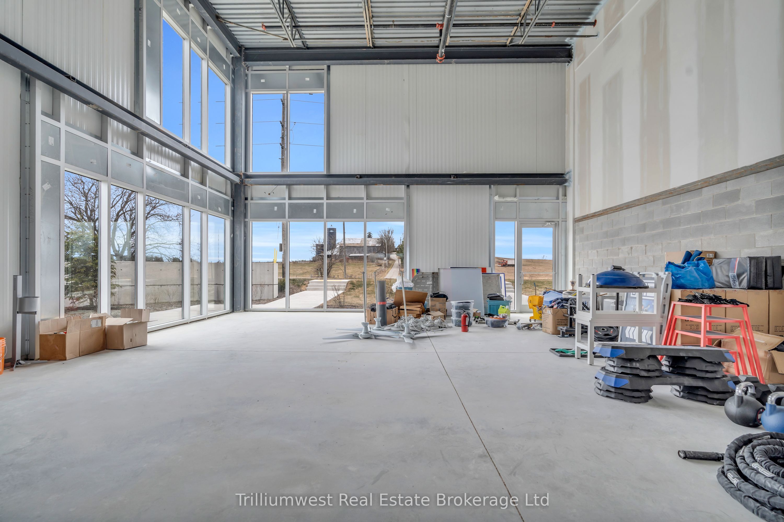 #upper & Lower - 595 Hanlon Creek Boulevard Property Photo 20