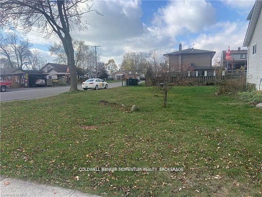 652 Steele Street Property Photo 1