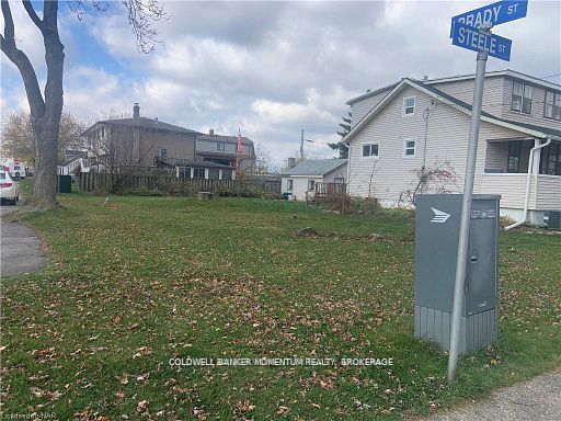 652 Steele Street Property Photo 2