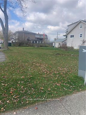 652 Steele Street Property Photo 4
