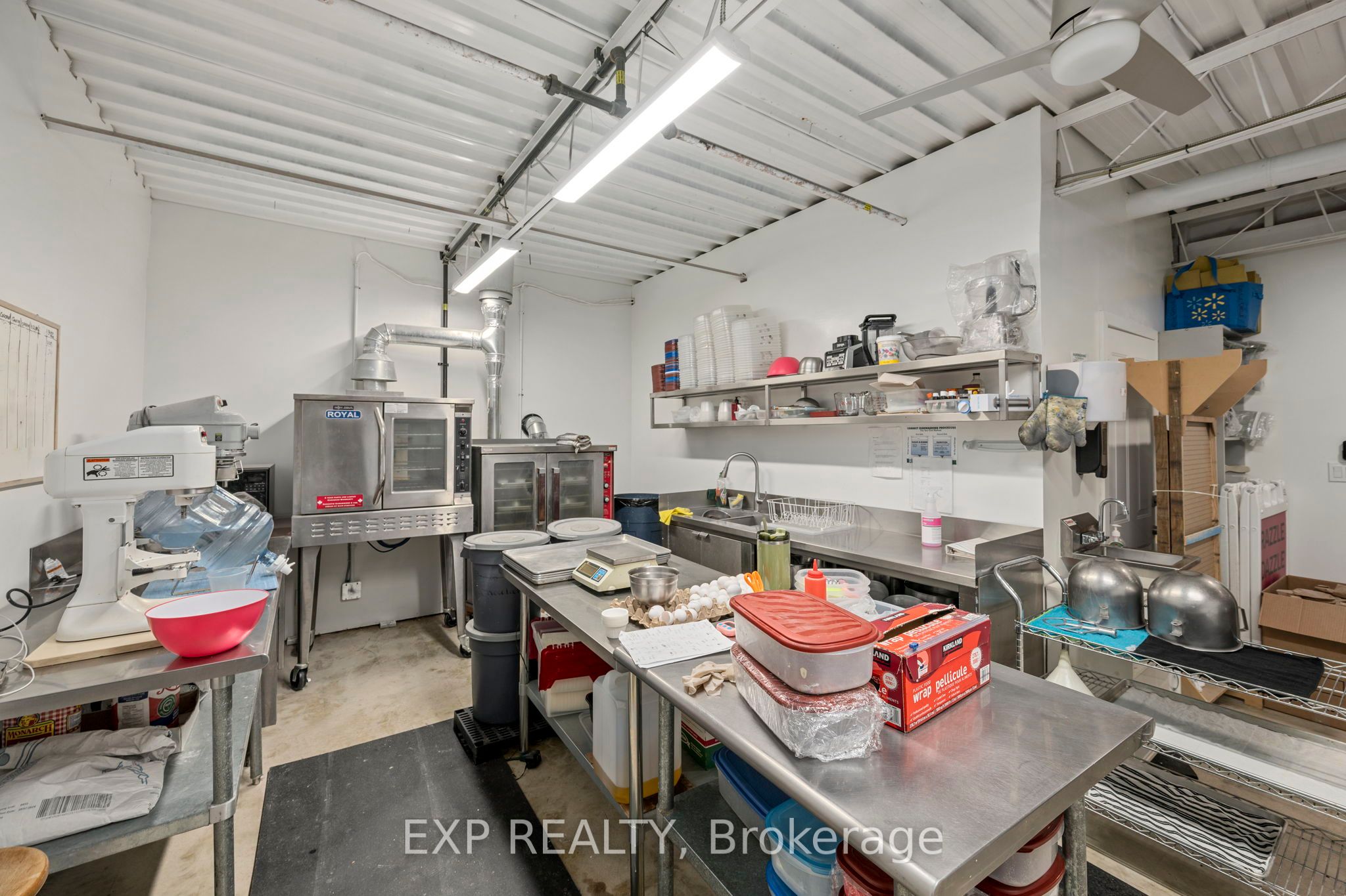 319 Springbank Drive Property Photo 14