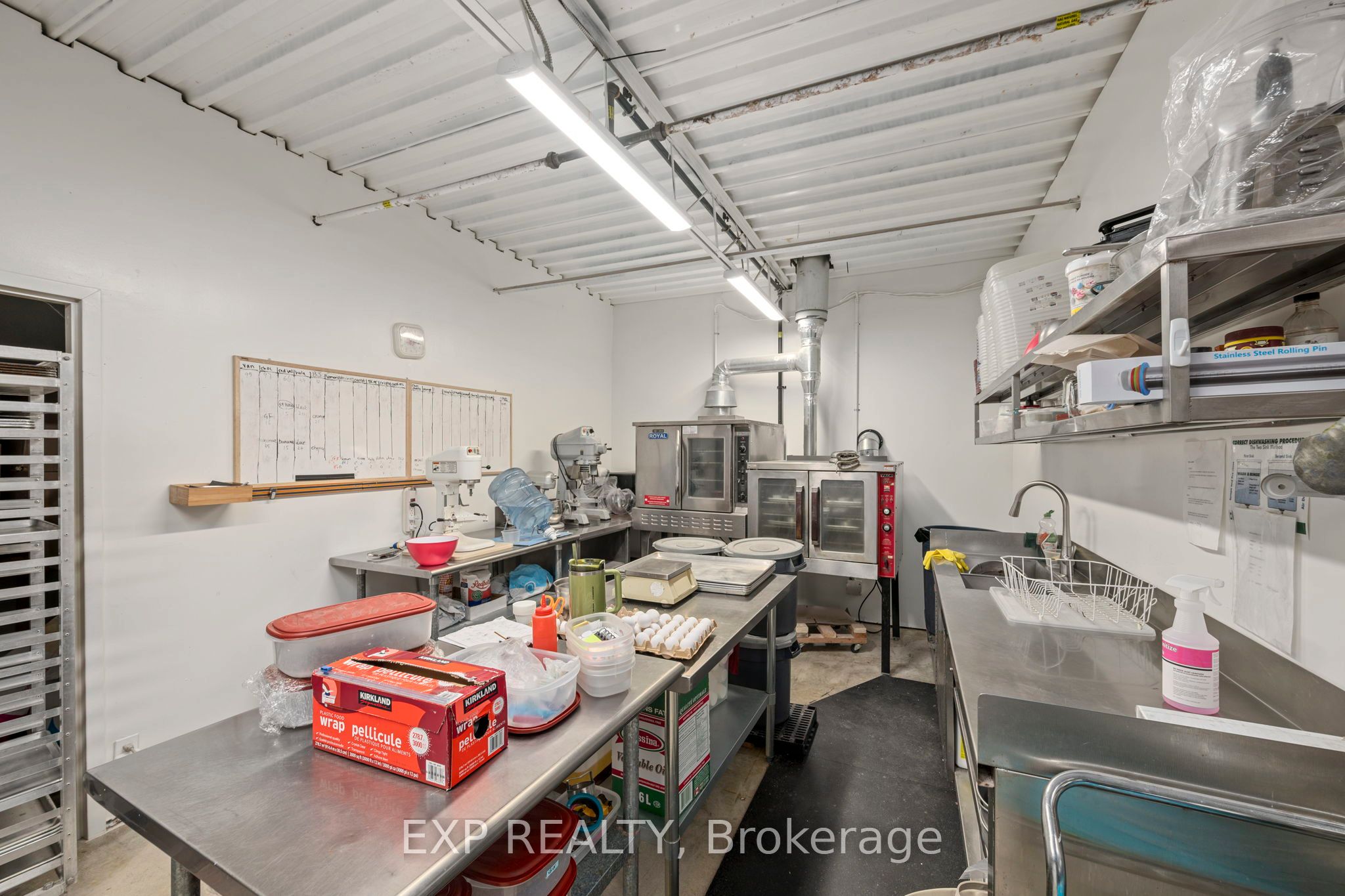 319 Springbank Drive Property Photo 15