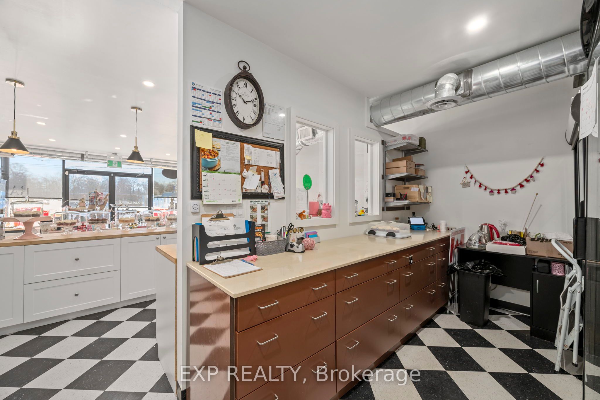 319 Springbank Drive Property Photo 20