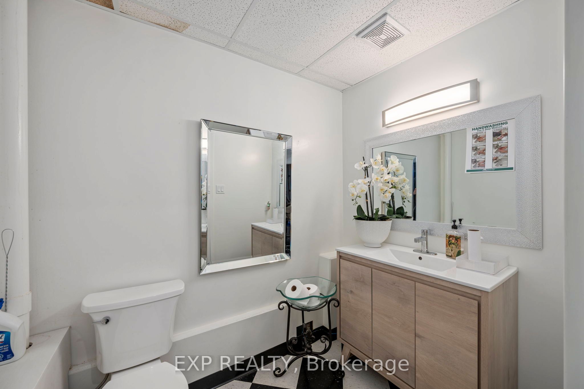 319 Springbank Drive Property Photo 21