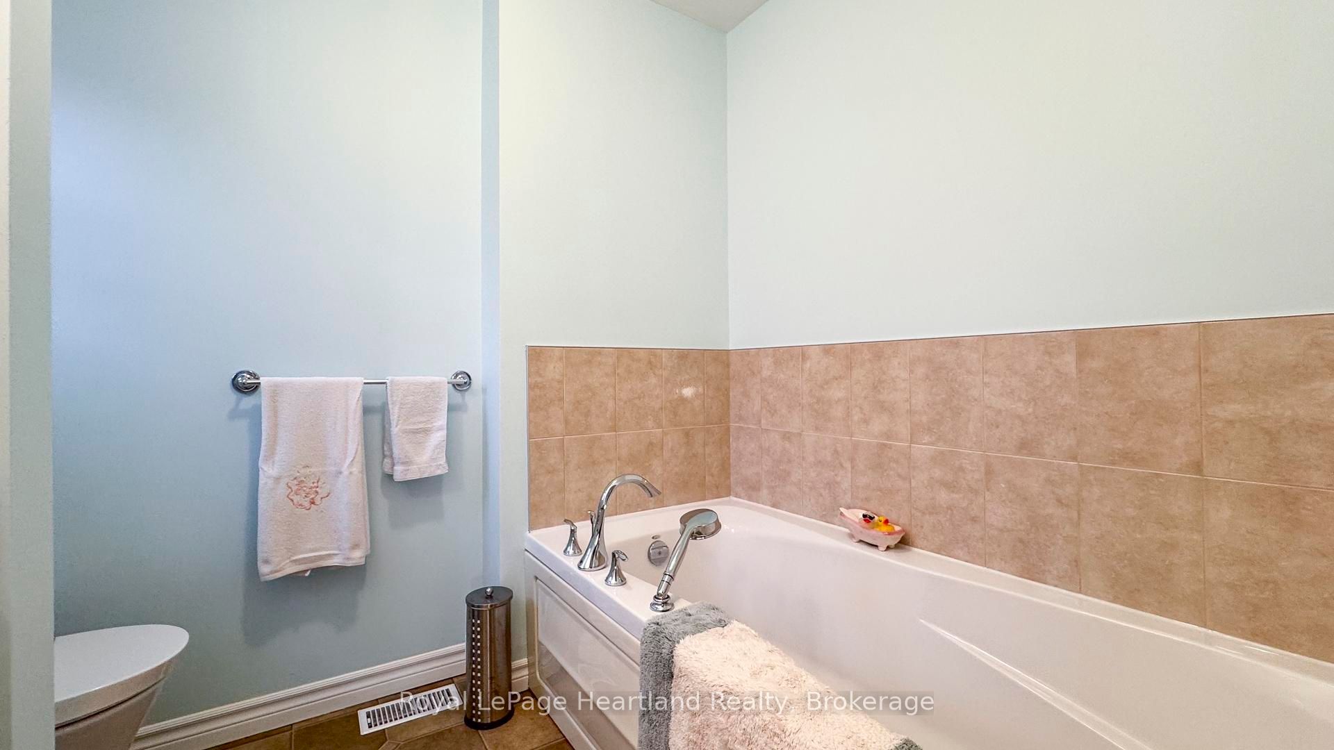 6 Champlain Boulevard Property Photo 34