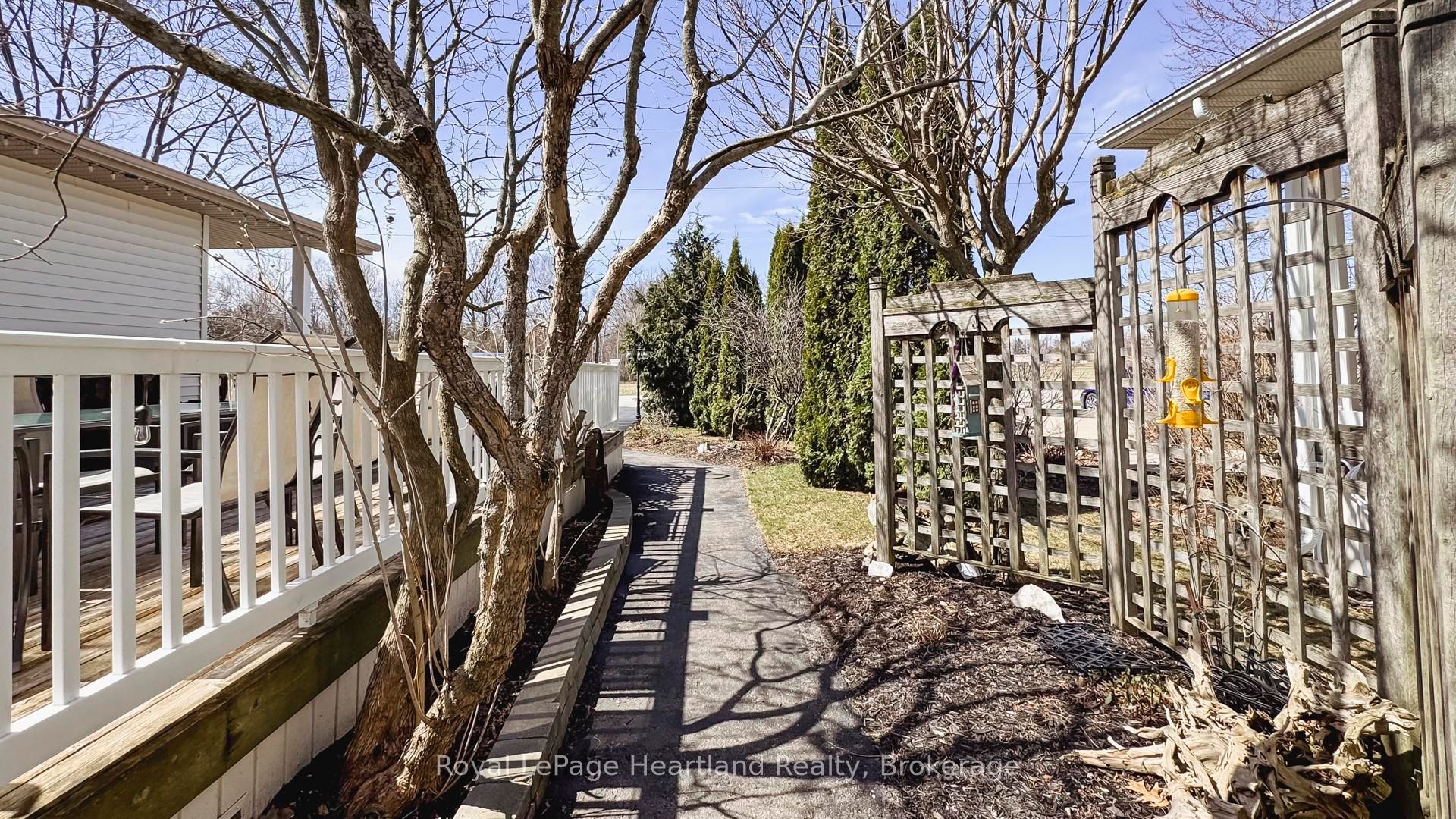 6 Champlain Boulevard Property Photo 38
