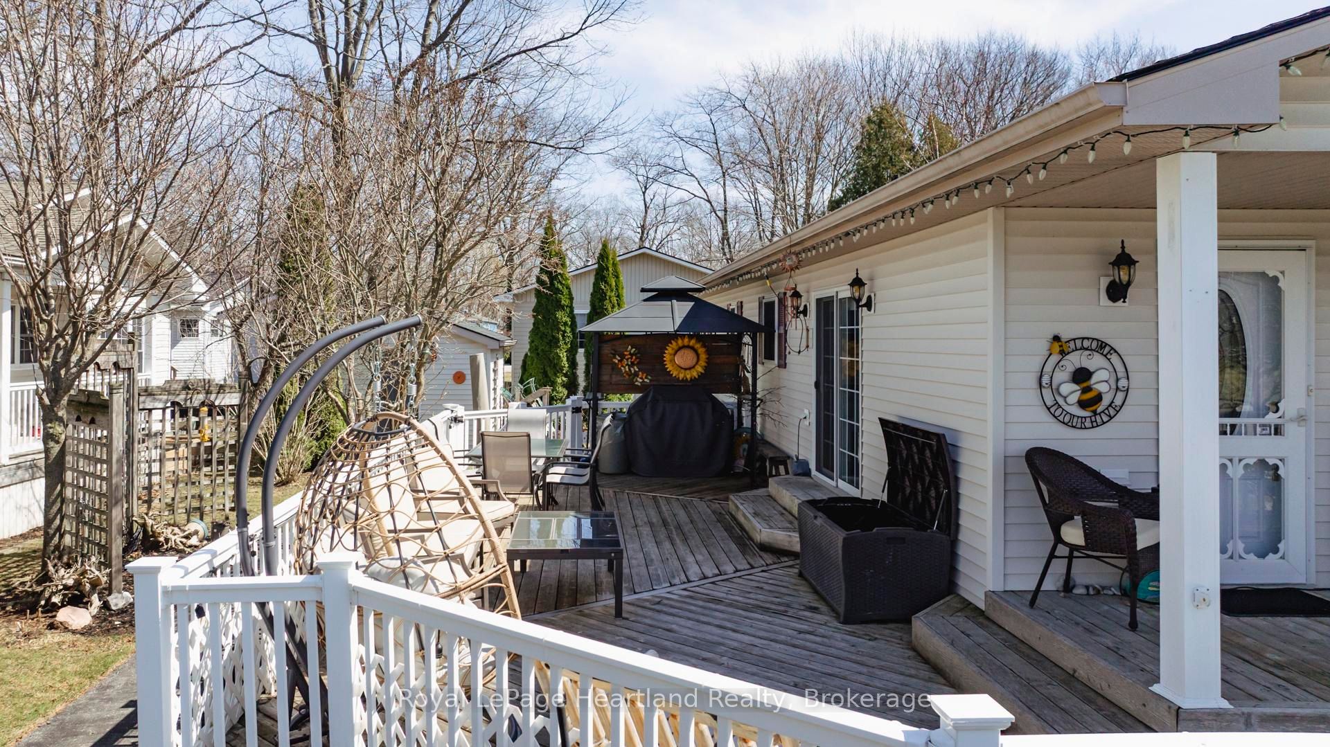 6 Champlain Boulevard Property Photo 41