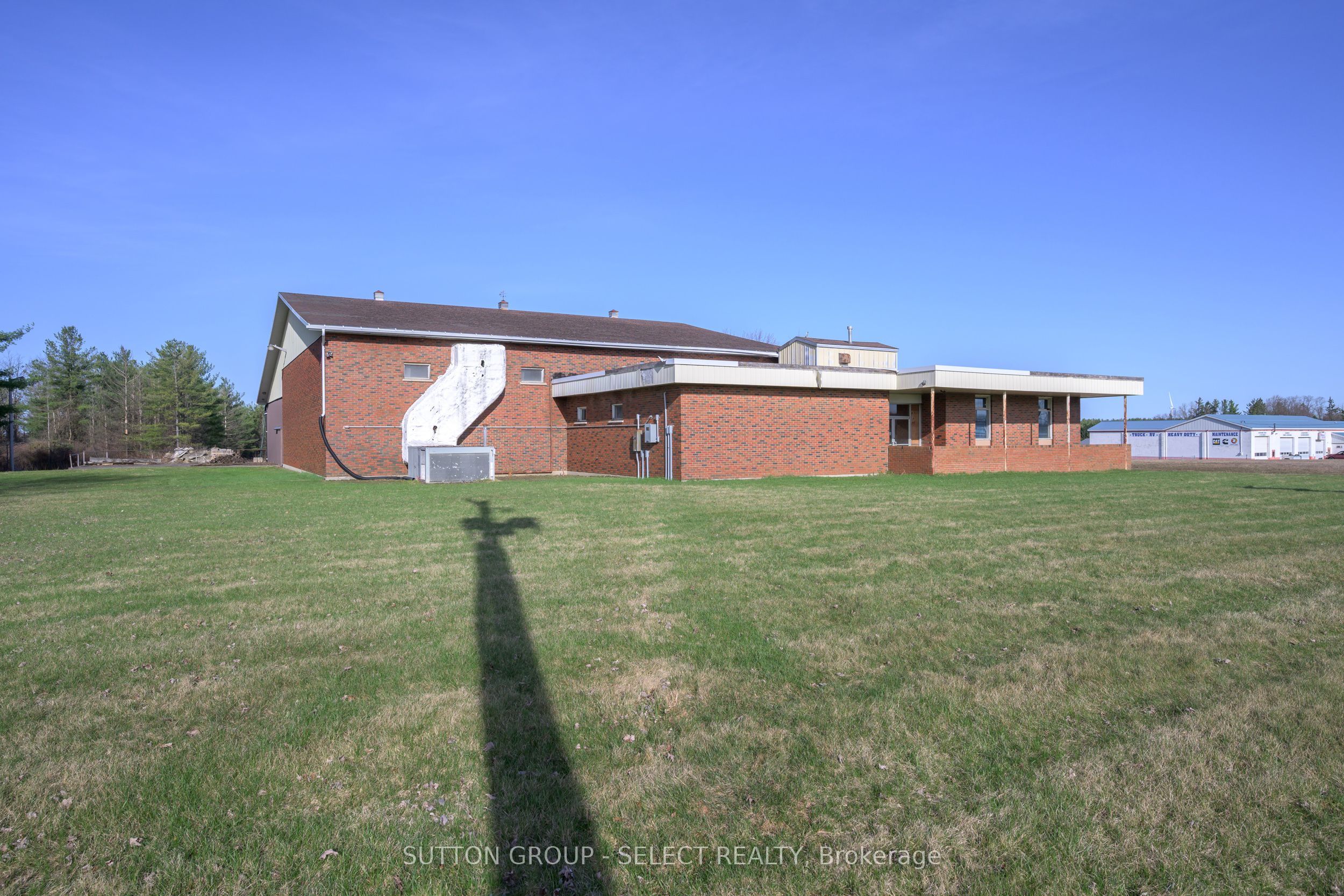 7129 Arkona Road Property Photo 4