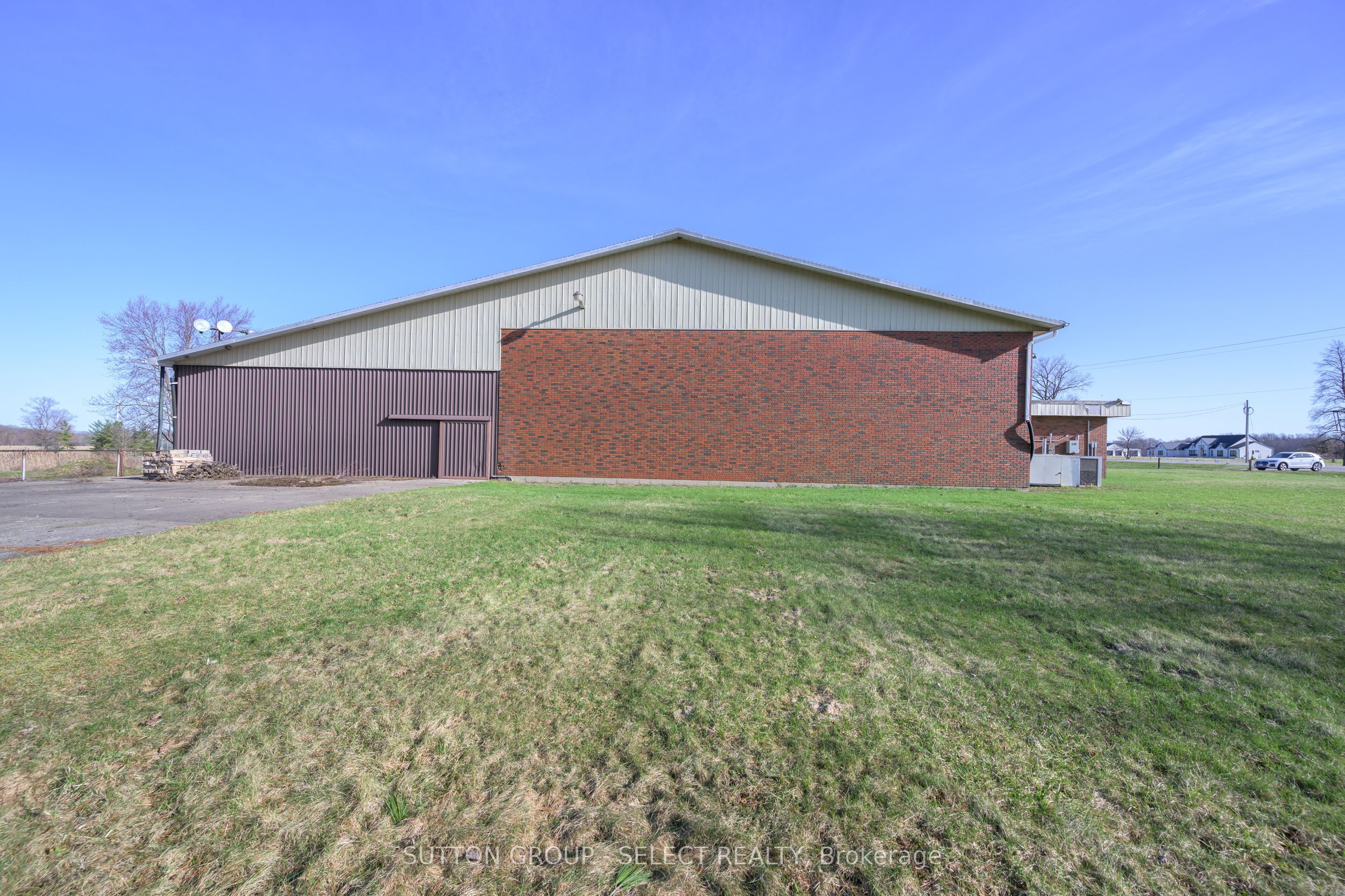 7129 Arkona Road Property Photo 5