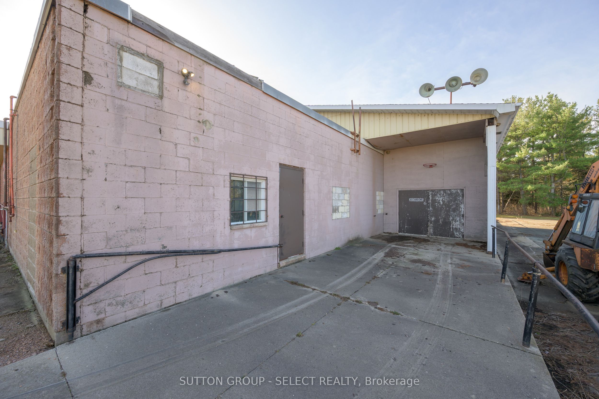7129 Arkona Road Property Photo 7