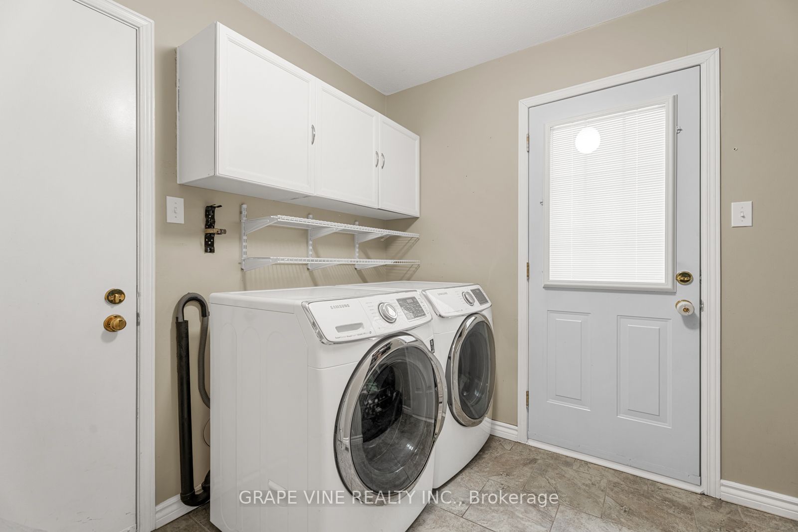 1651 Westport Crescent Property Photo 4