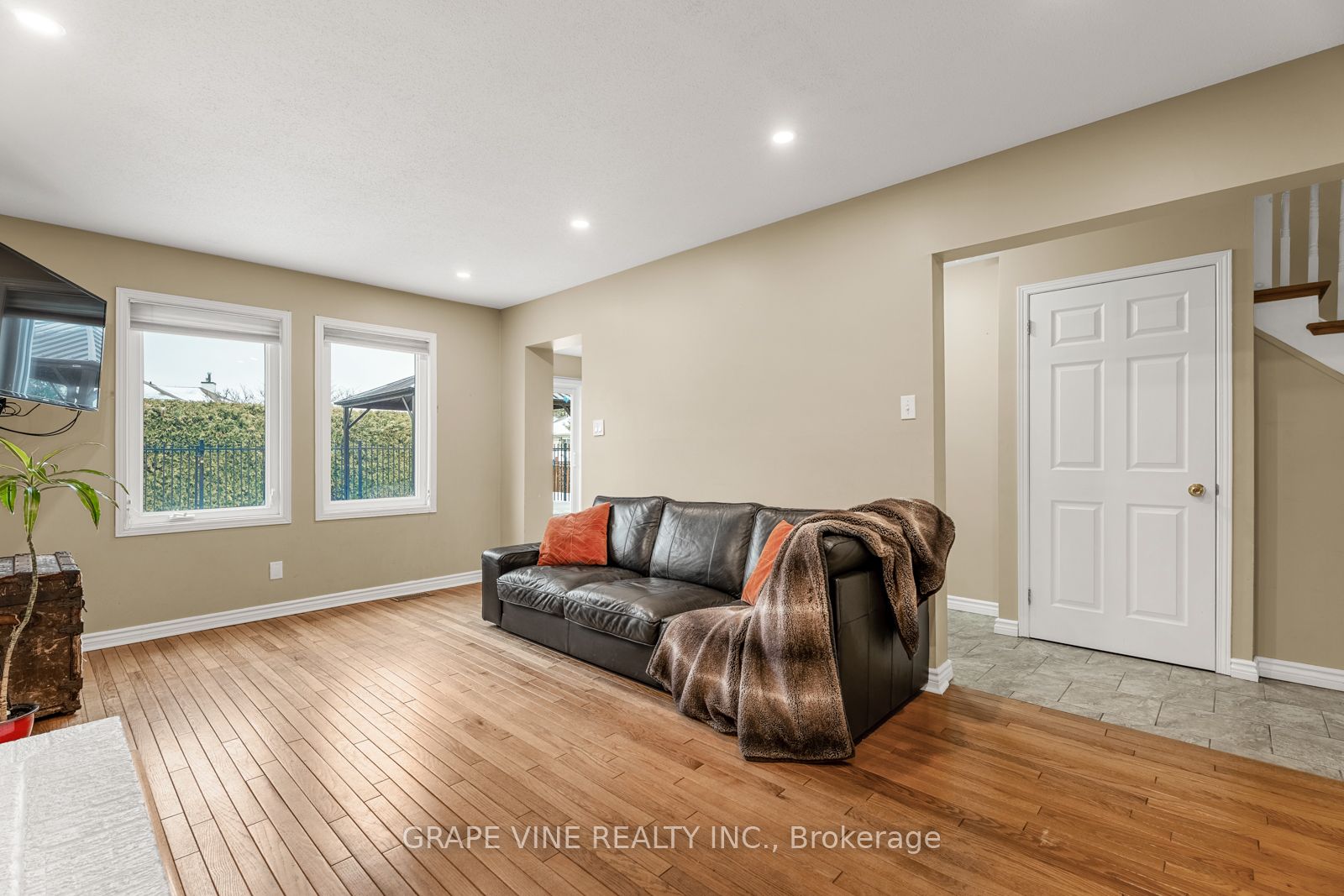 1651 Westport Crescent Property Photo 7