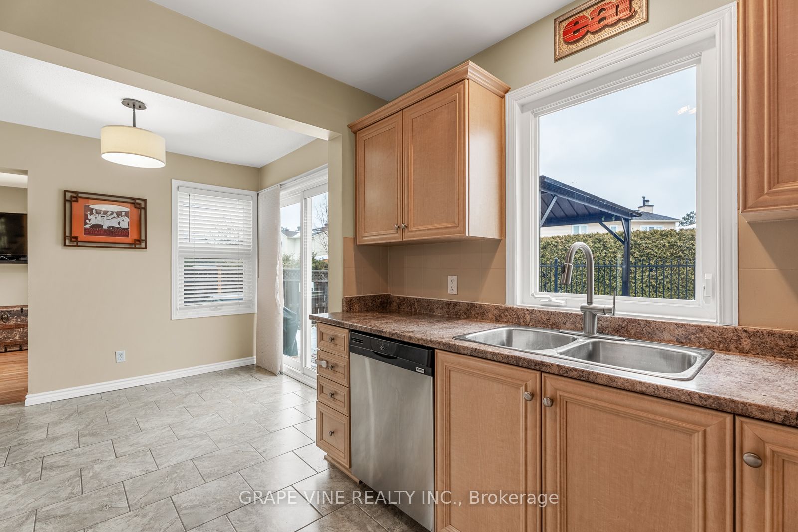 1651 Westport Crescent Property Photo 12