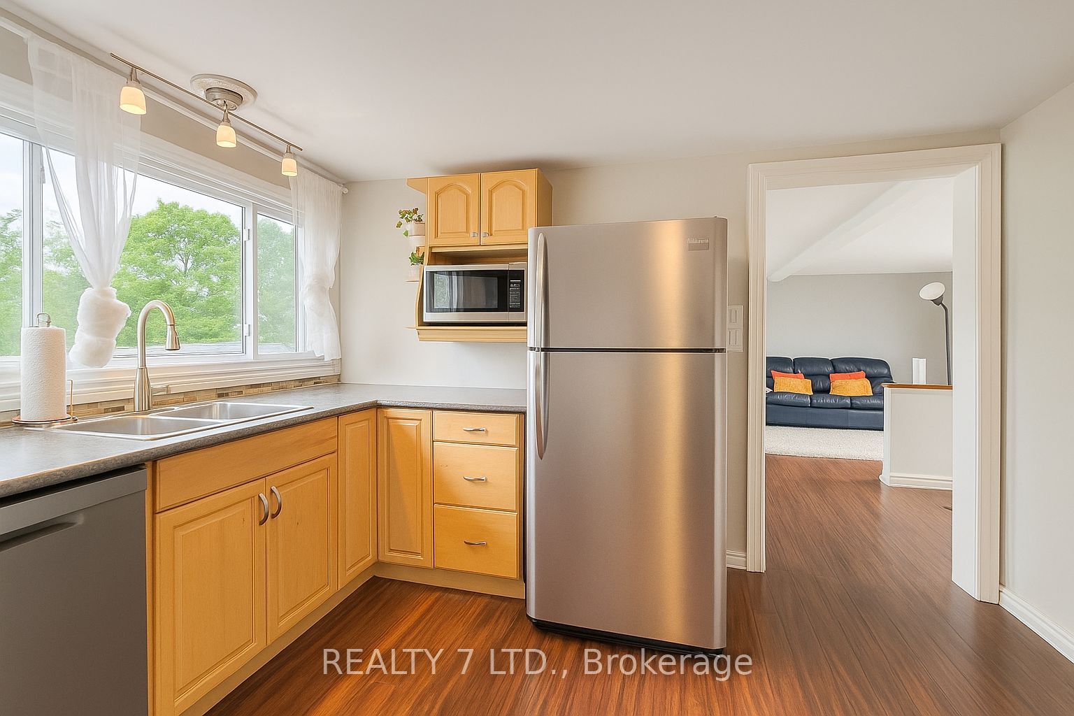 22 Lawrence Street N Property Photo 11