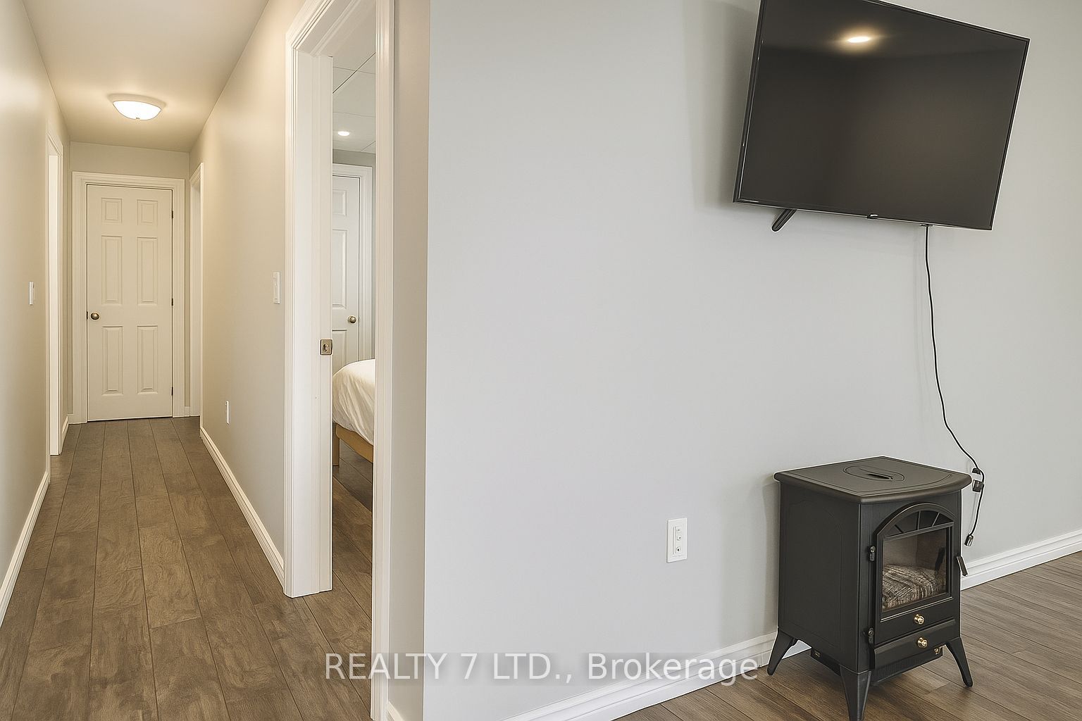 22 Lawrence Street N Property Photo 20