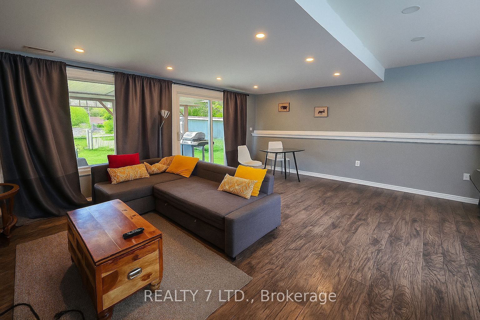 22 Lawrence Street N Property Photo 25