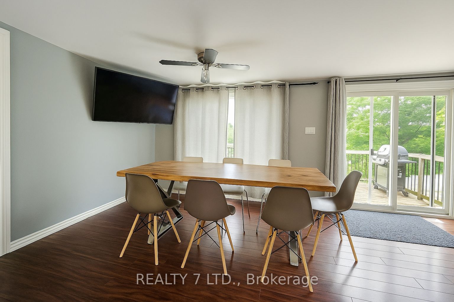 22 Lawrence Street N Property Photo 34
