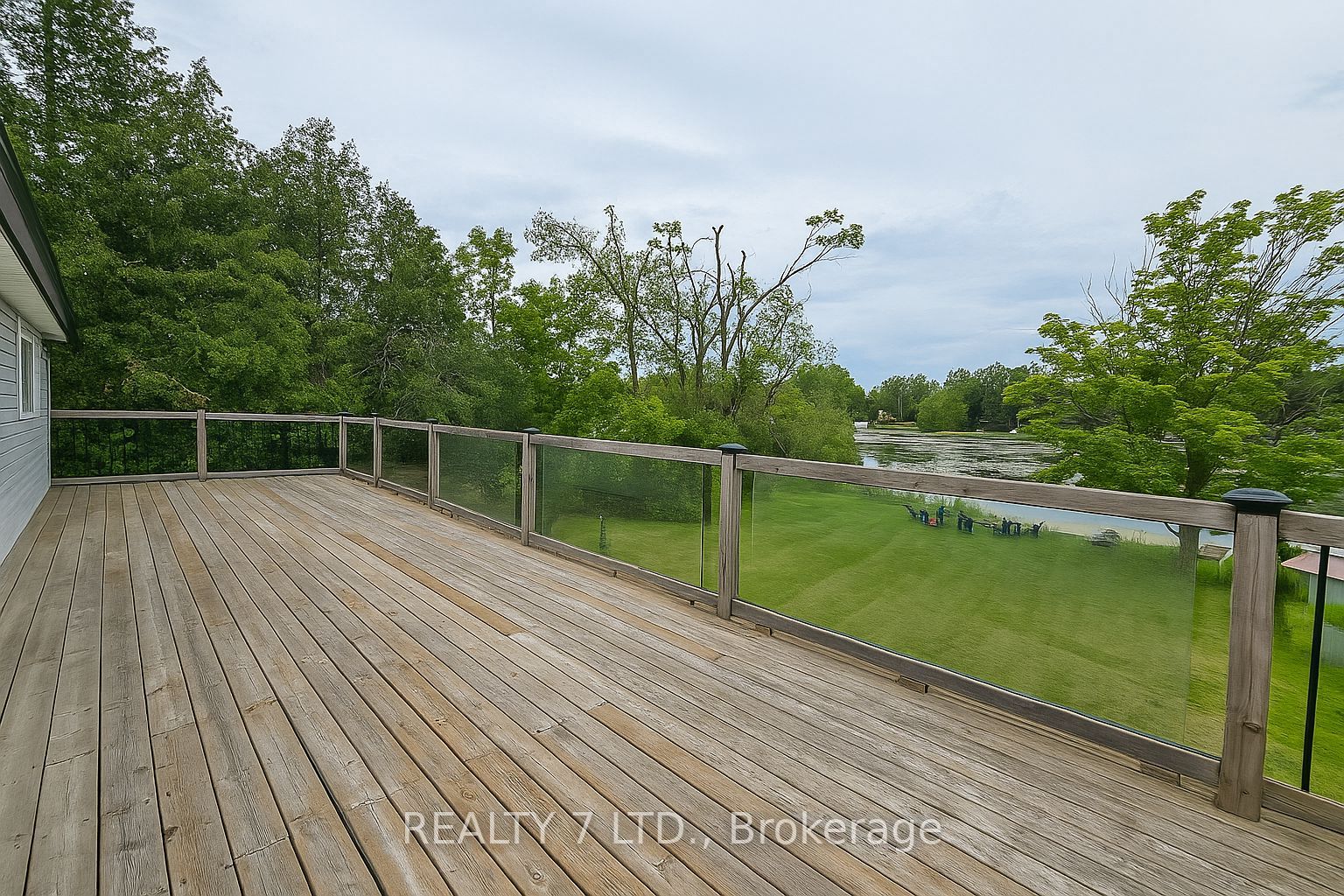 22 Lawrence Street N Property Photo 37
