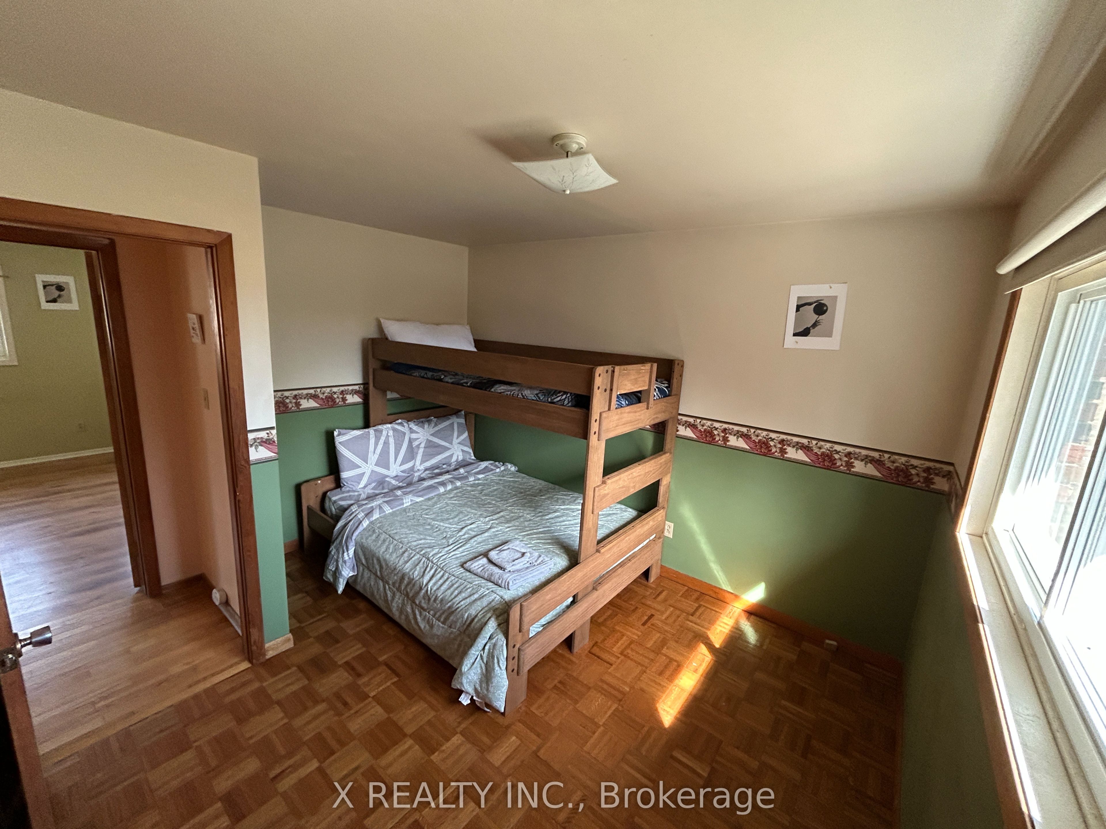 154 Brimley Road S Property Photo 6