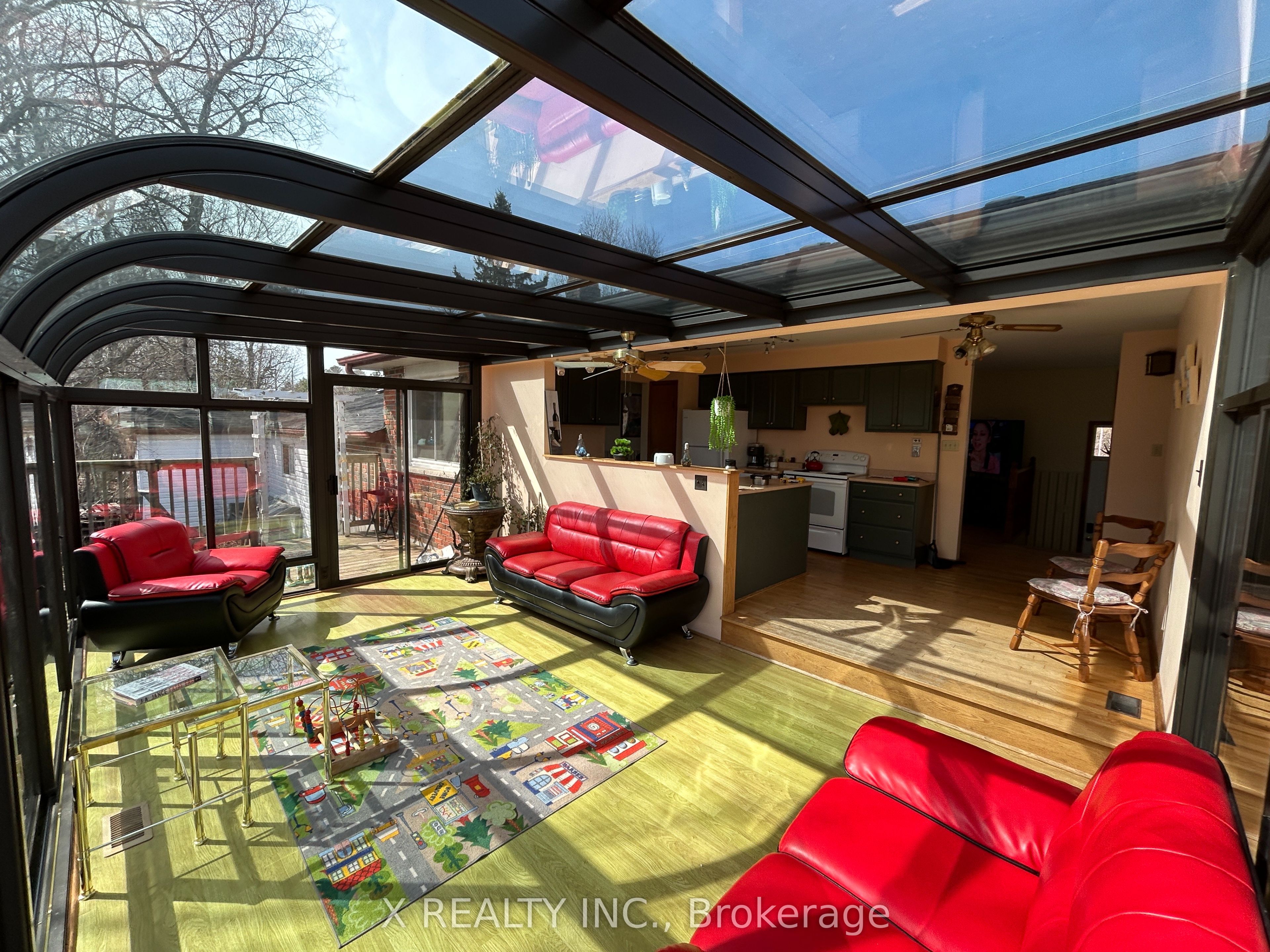154 Brimley Road S Property Photo 7