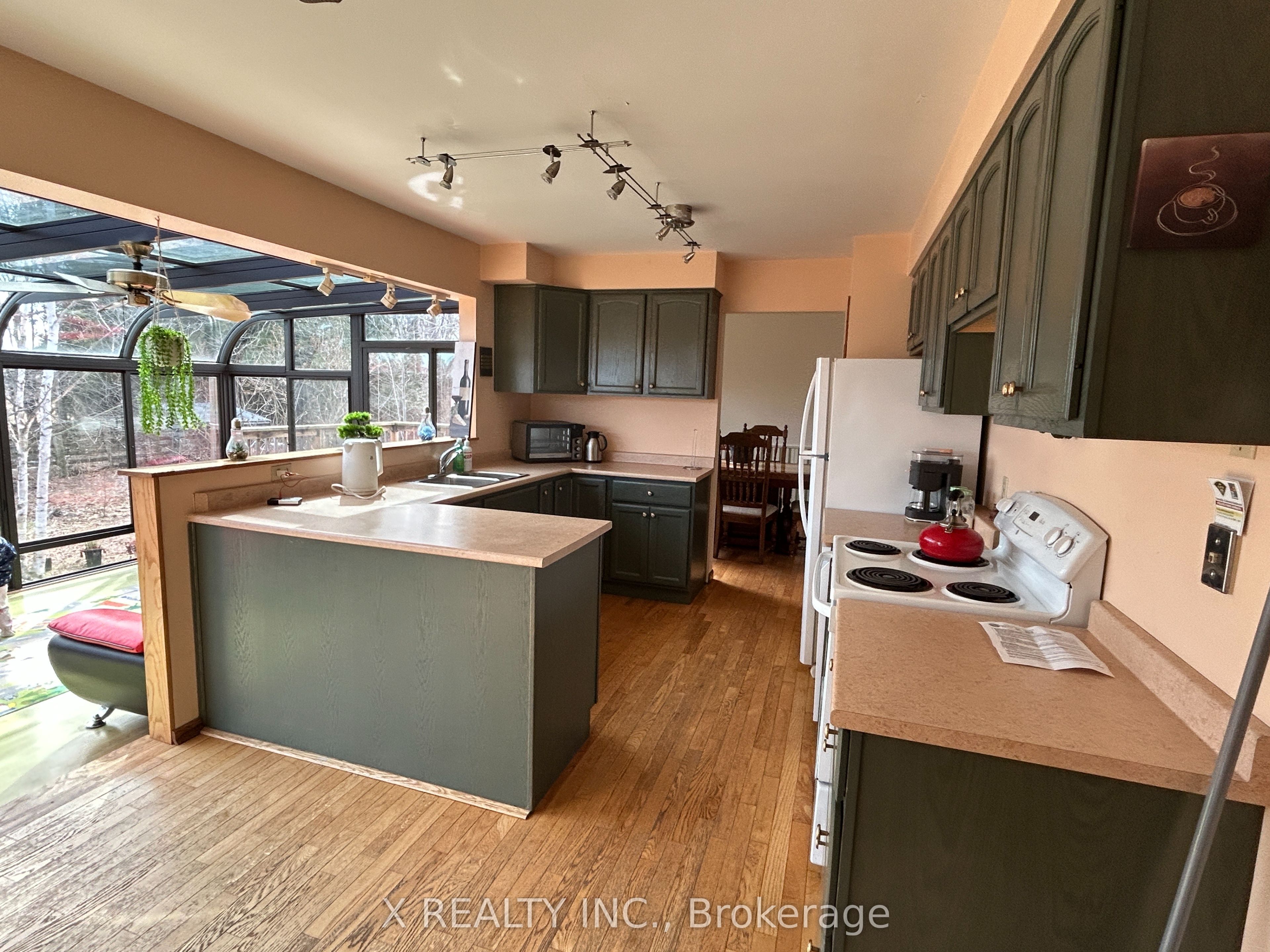154 Brimley Road S Property Photo 23