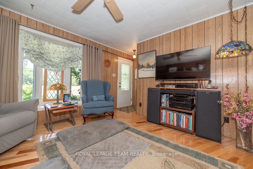11462 Opeongo Road Property Photo 32