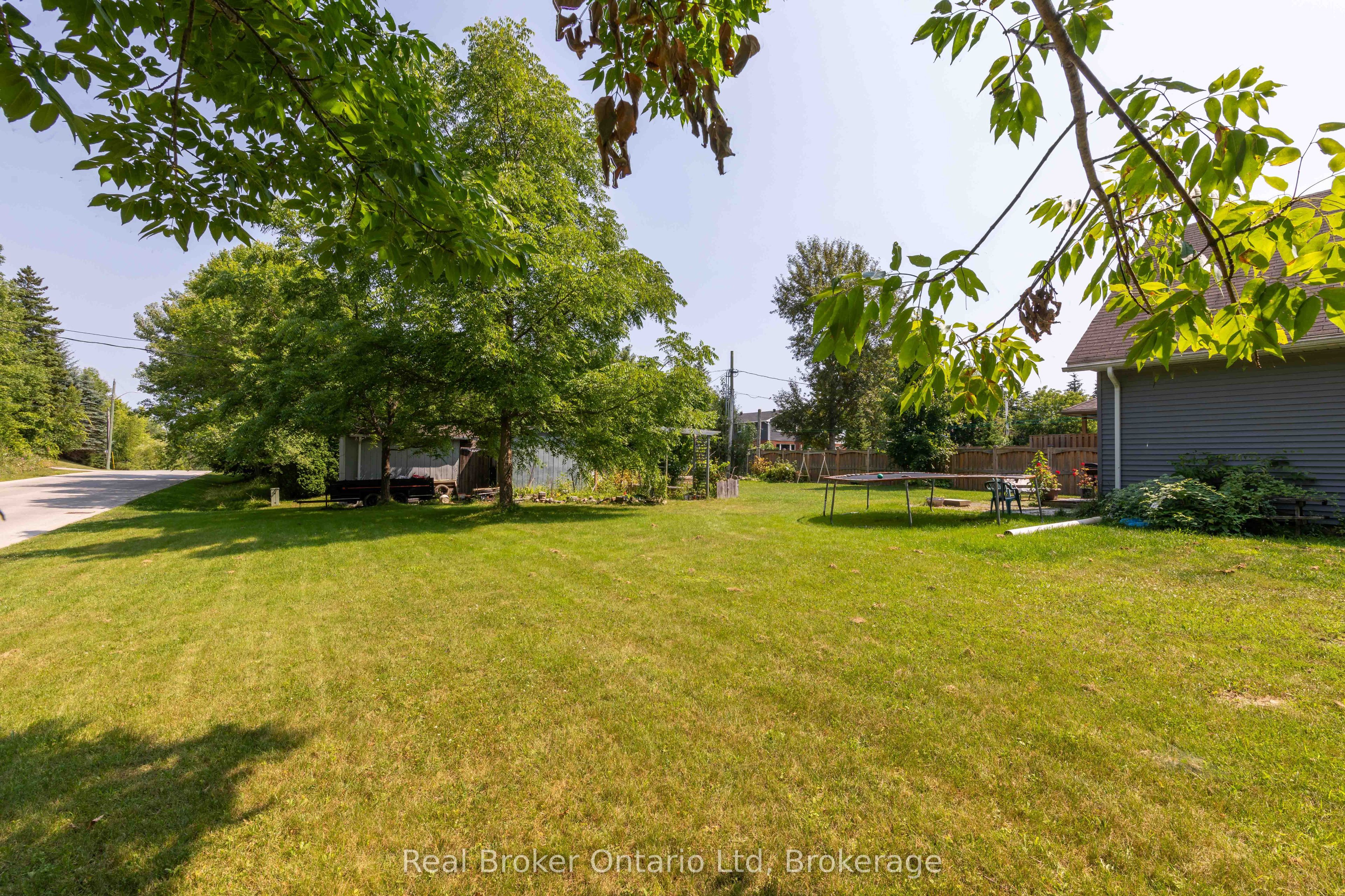 1895 8th Avenue Property Photo 3