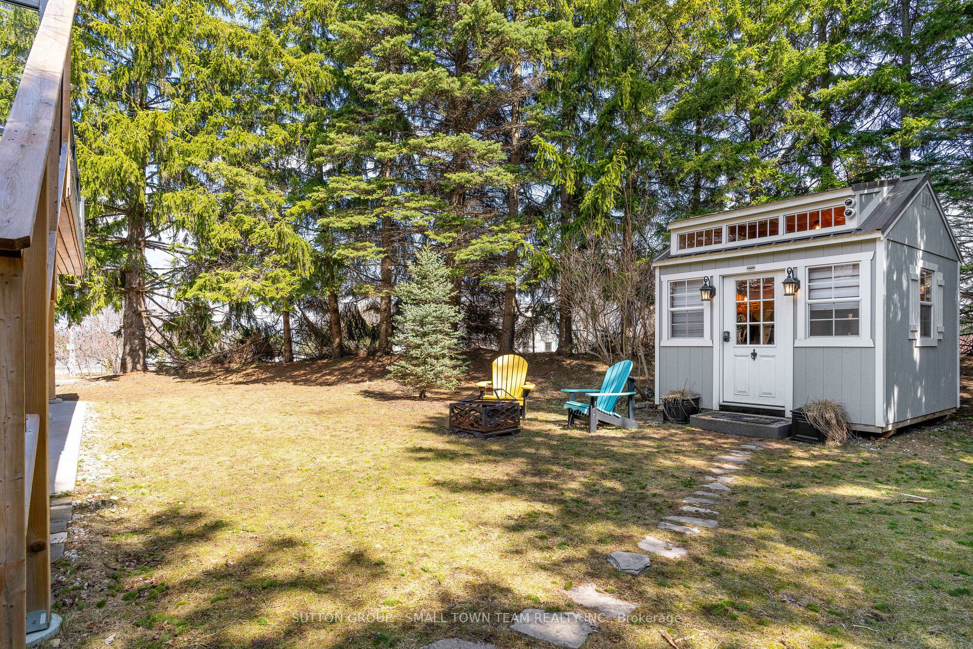 114 Lakeshore Road W Property Photo 8