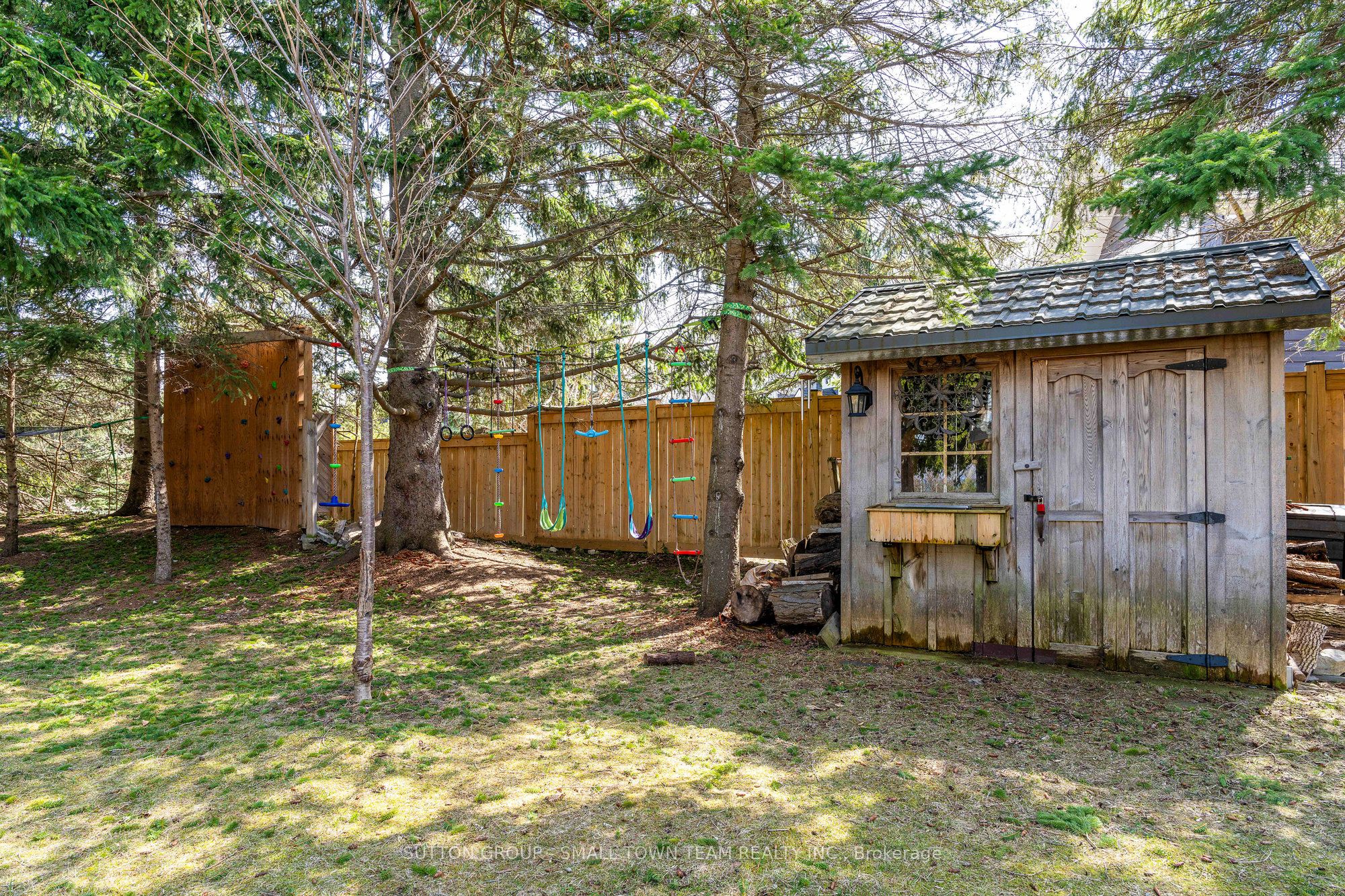 114 Lakeshore Road W Property Photo 9