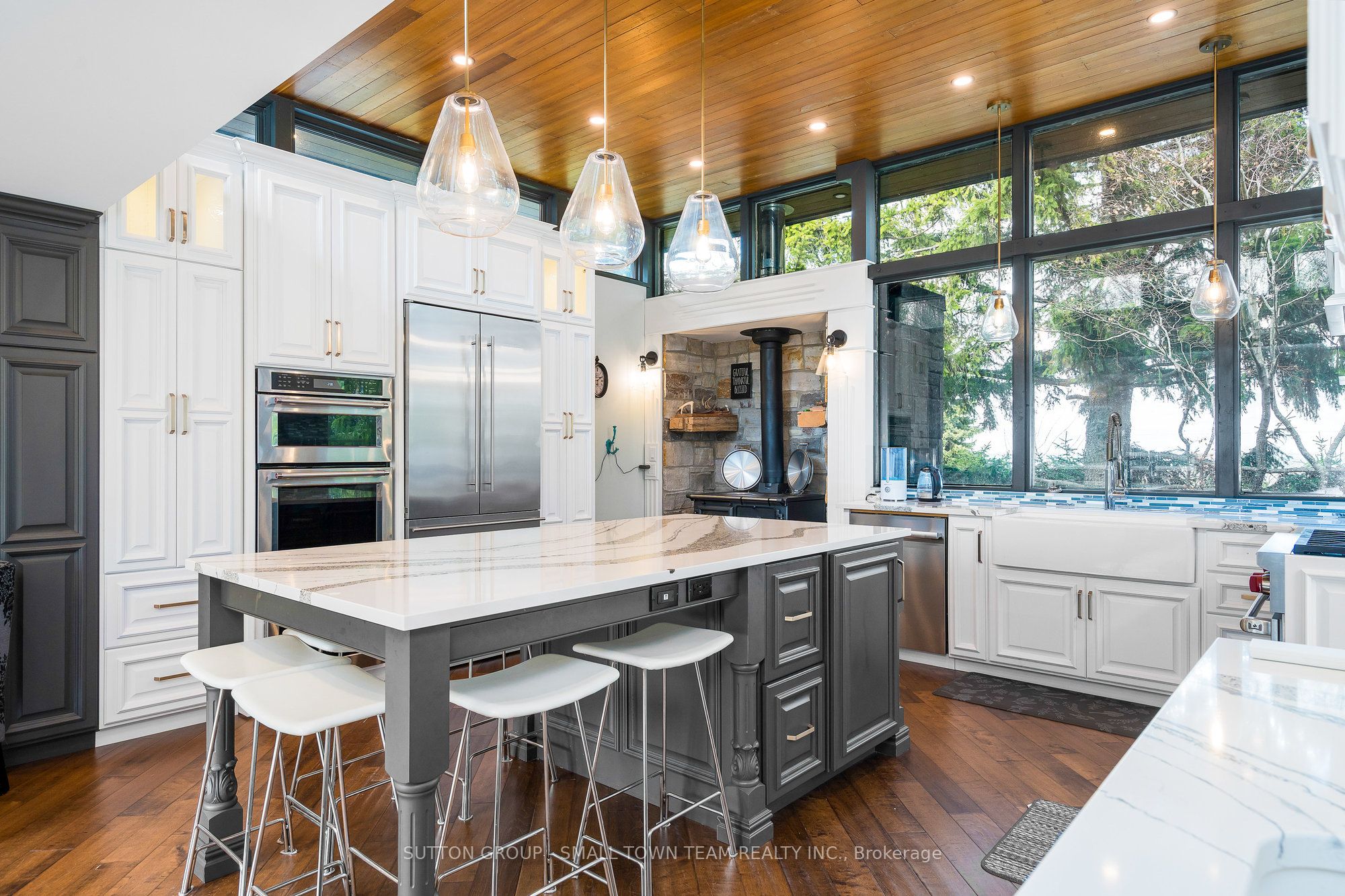 114 Lakeshore Road W Property Photo 35