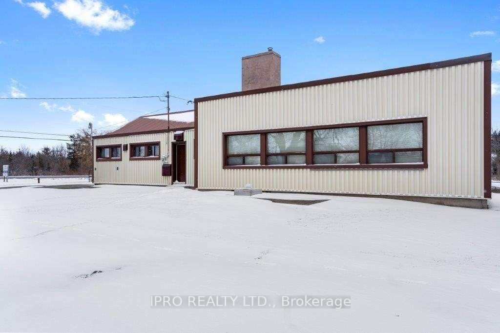 10611 Hwy 3 W Property Photo 6