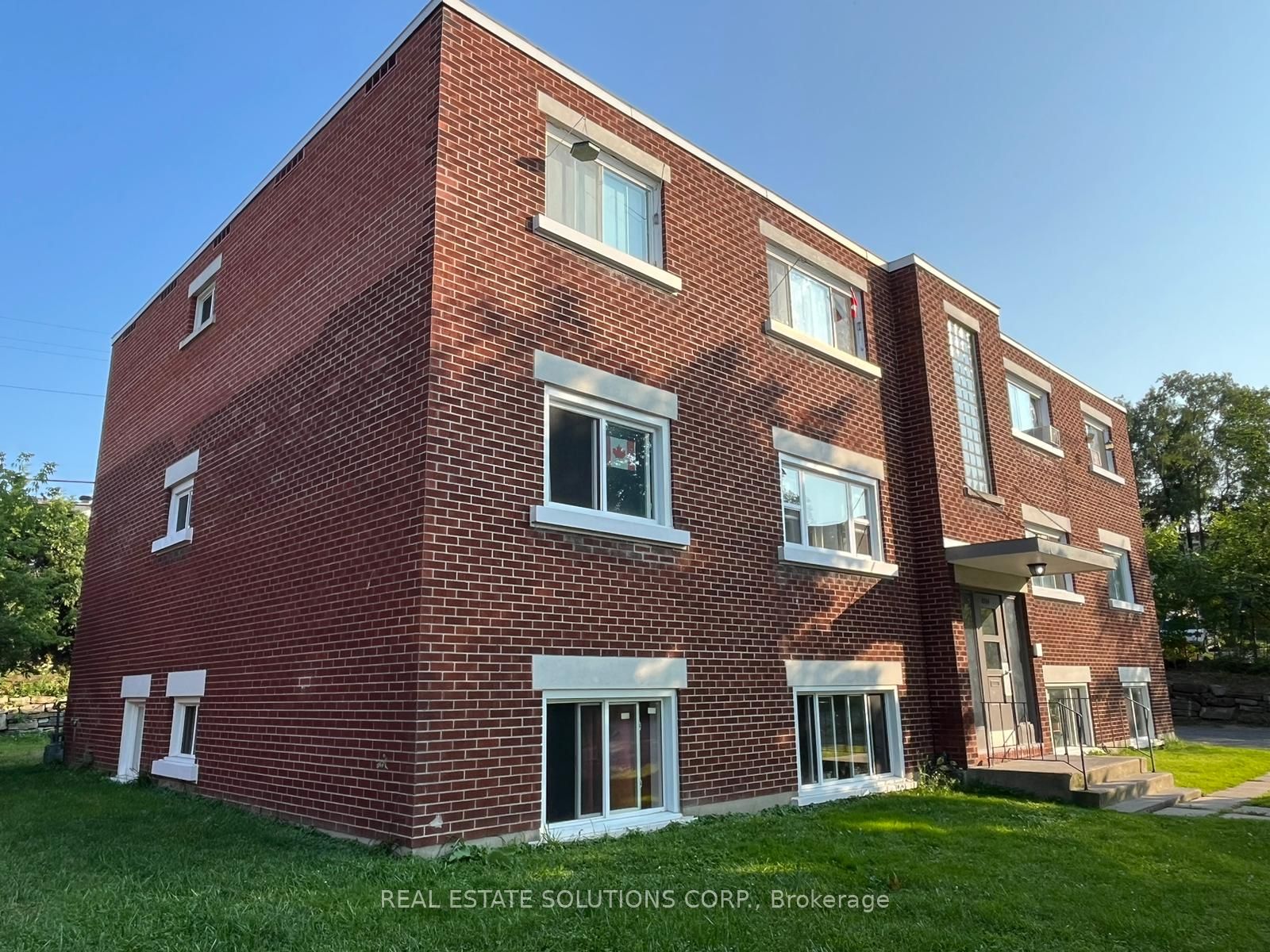 1314 Emperor Avenue Property Photo 2
