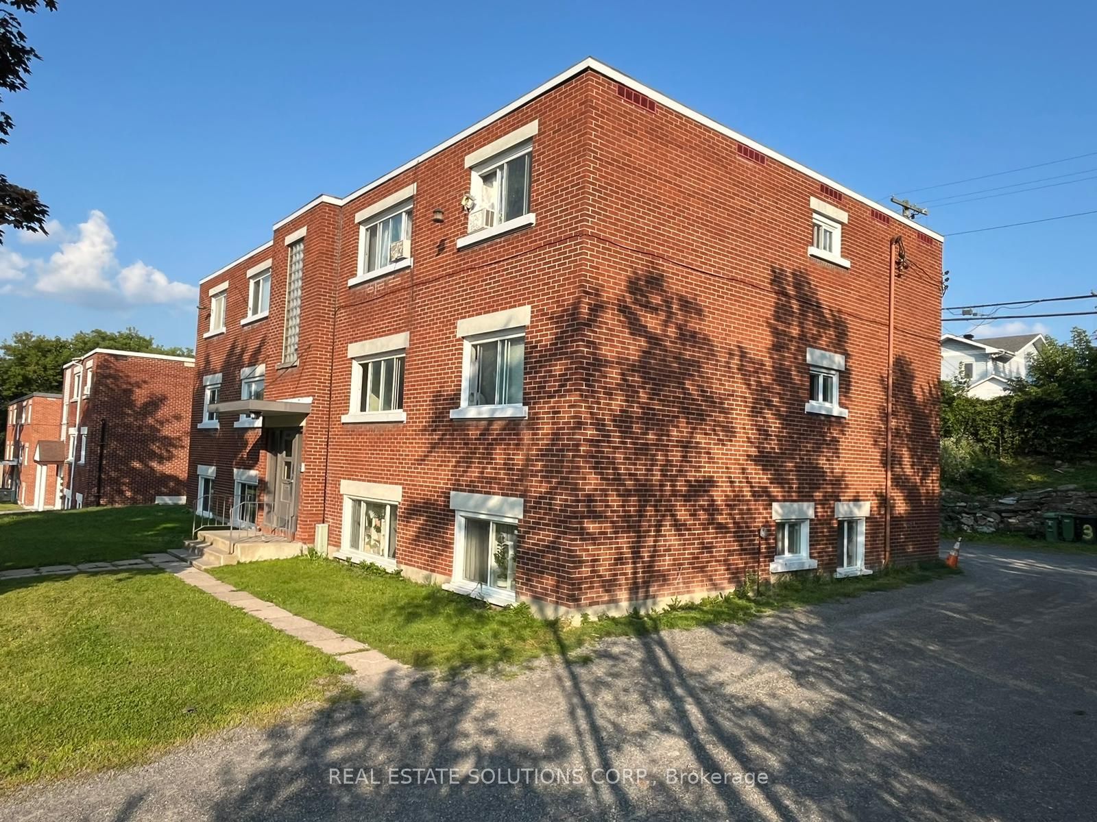 1314 Emperor Avenue Property Photo 4