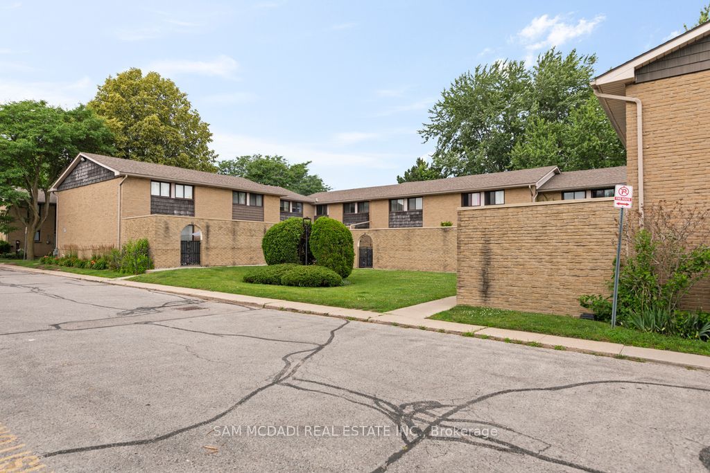 #18 - 500 Southdale Road Property Photo 1