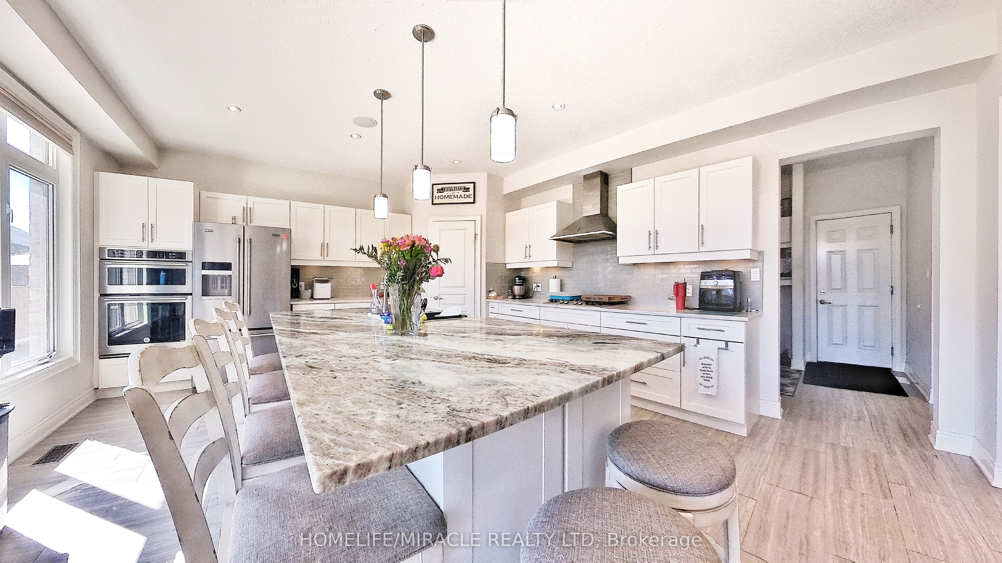 117 Eaglecrest Street Property Photo 7