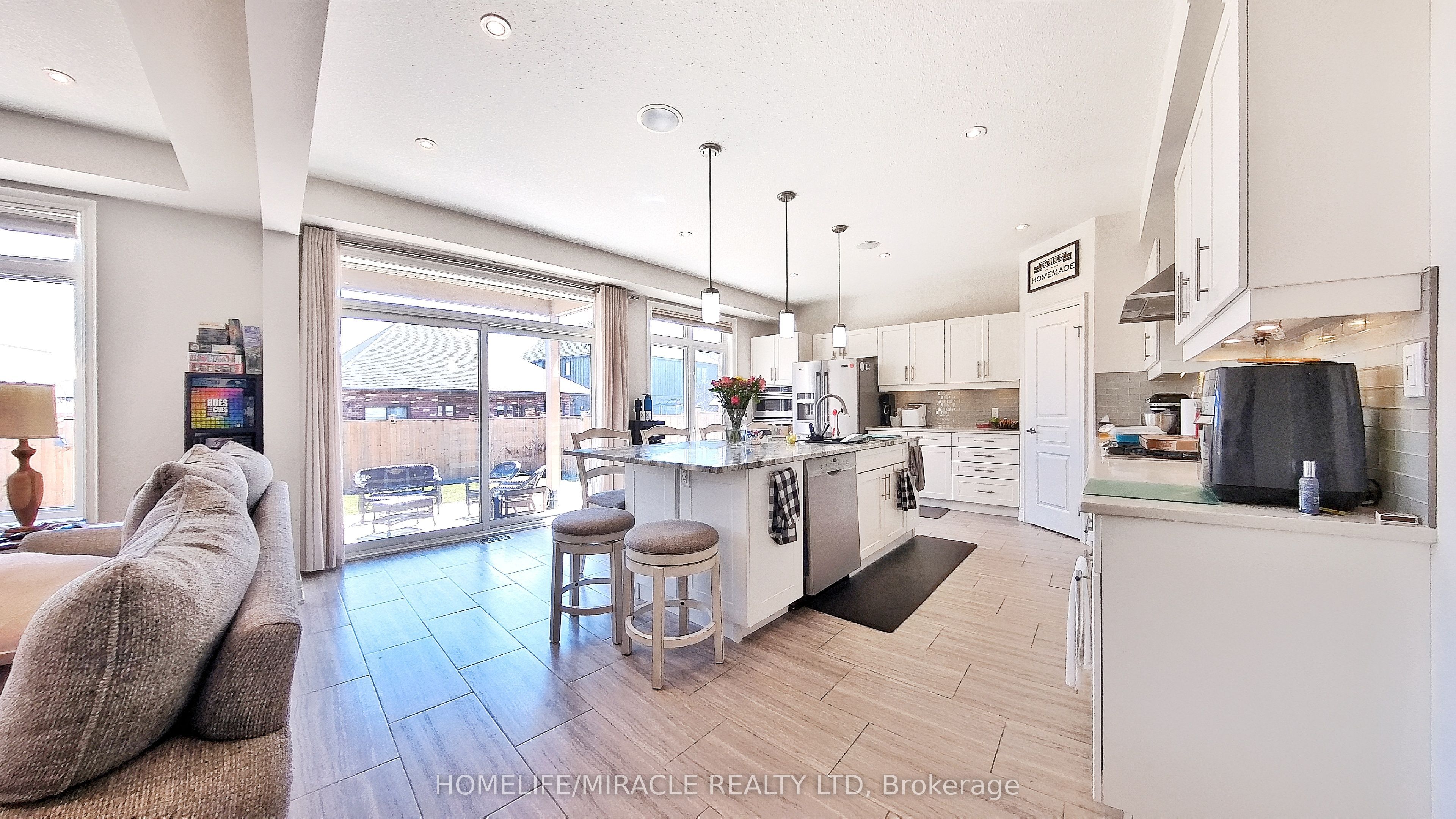 117 Eaglecrest Street Property Photo 11