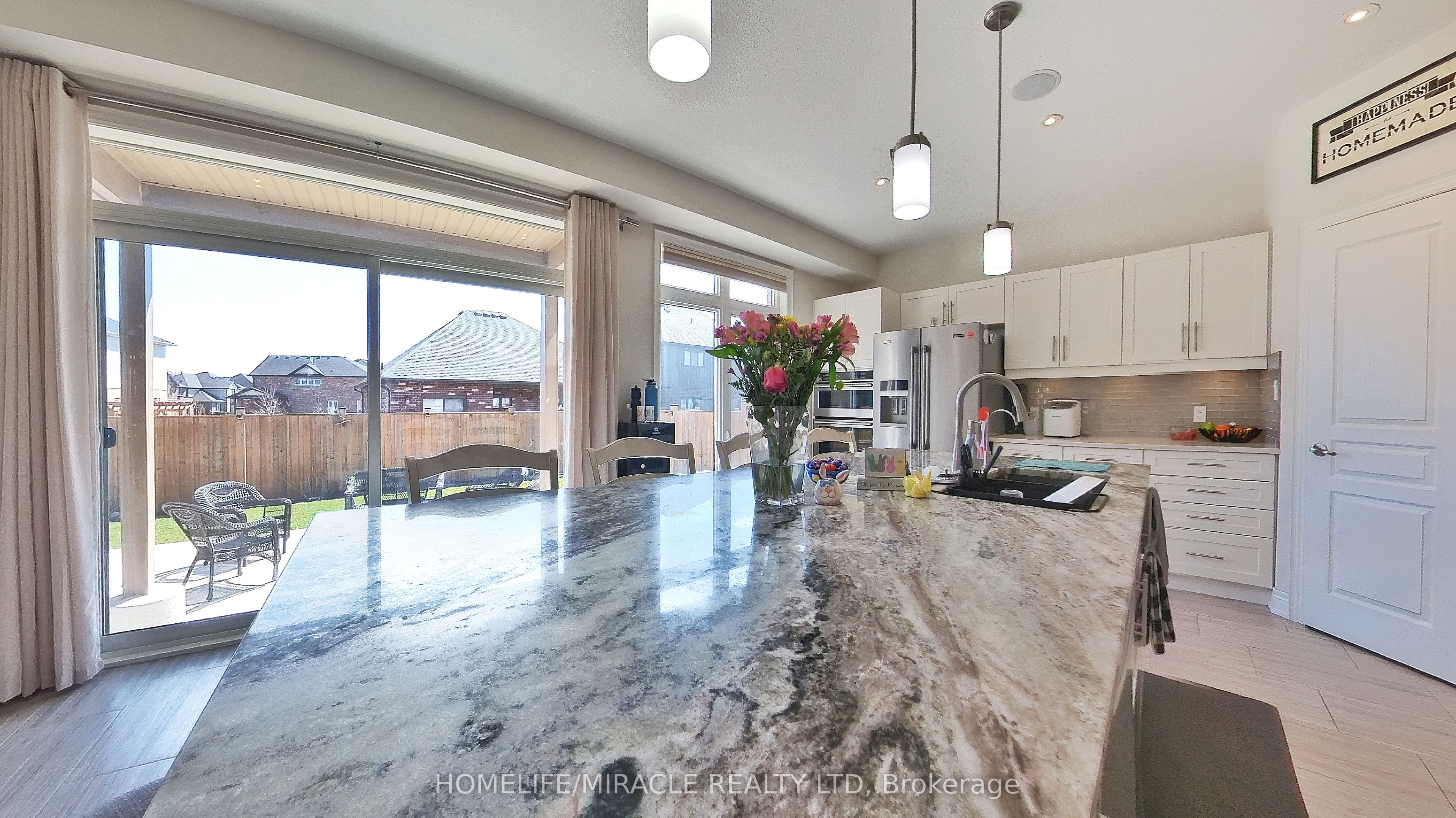 117 Eaglecrest Street Property Photo 20