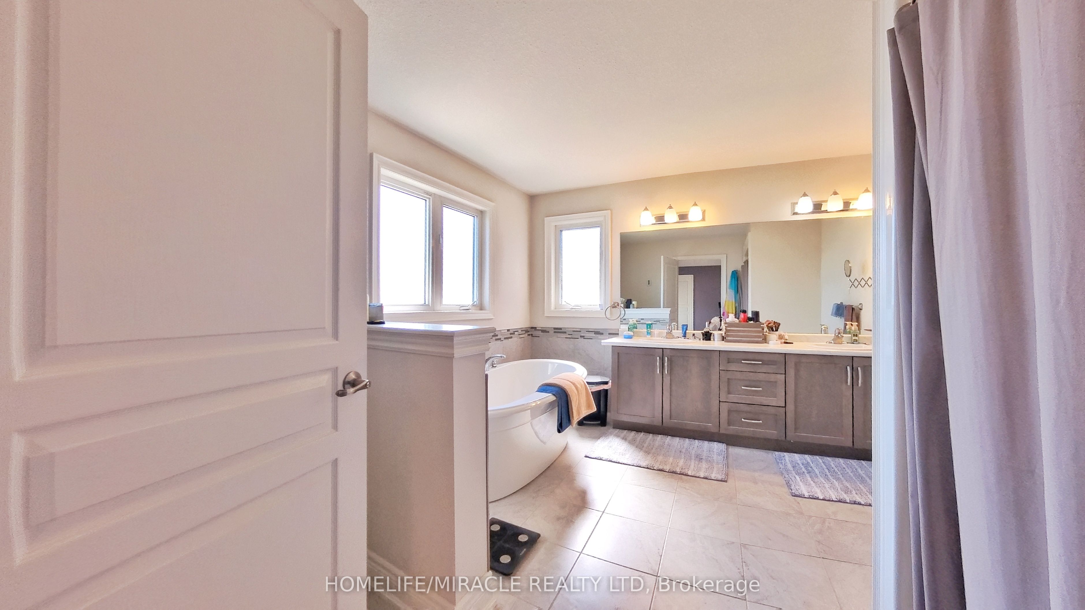 117 Eaglecrest Street Property Photo 31