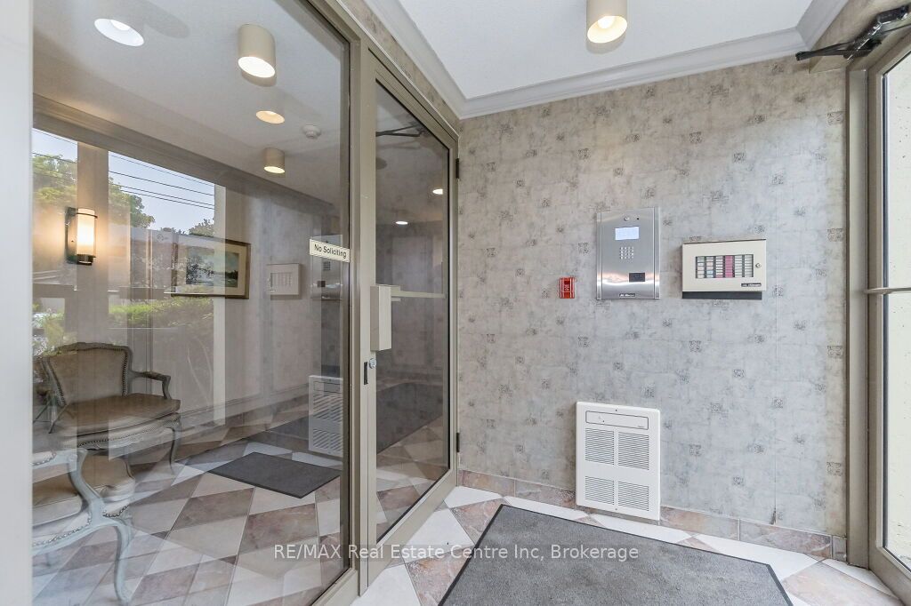 #103 - 245 Queen Street Property Photo 9
