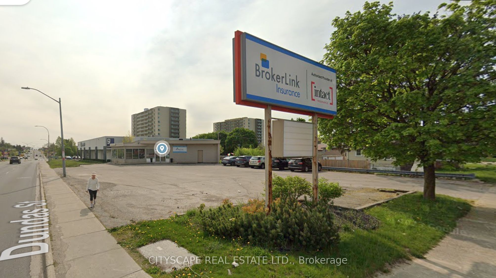 896 Dundas Street Property Photo 1