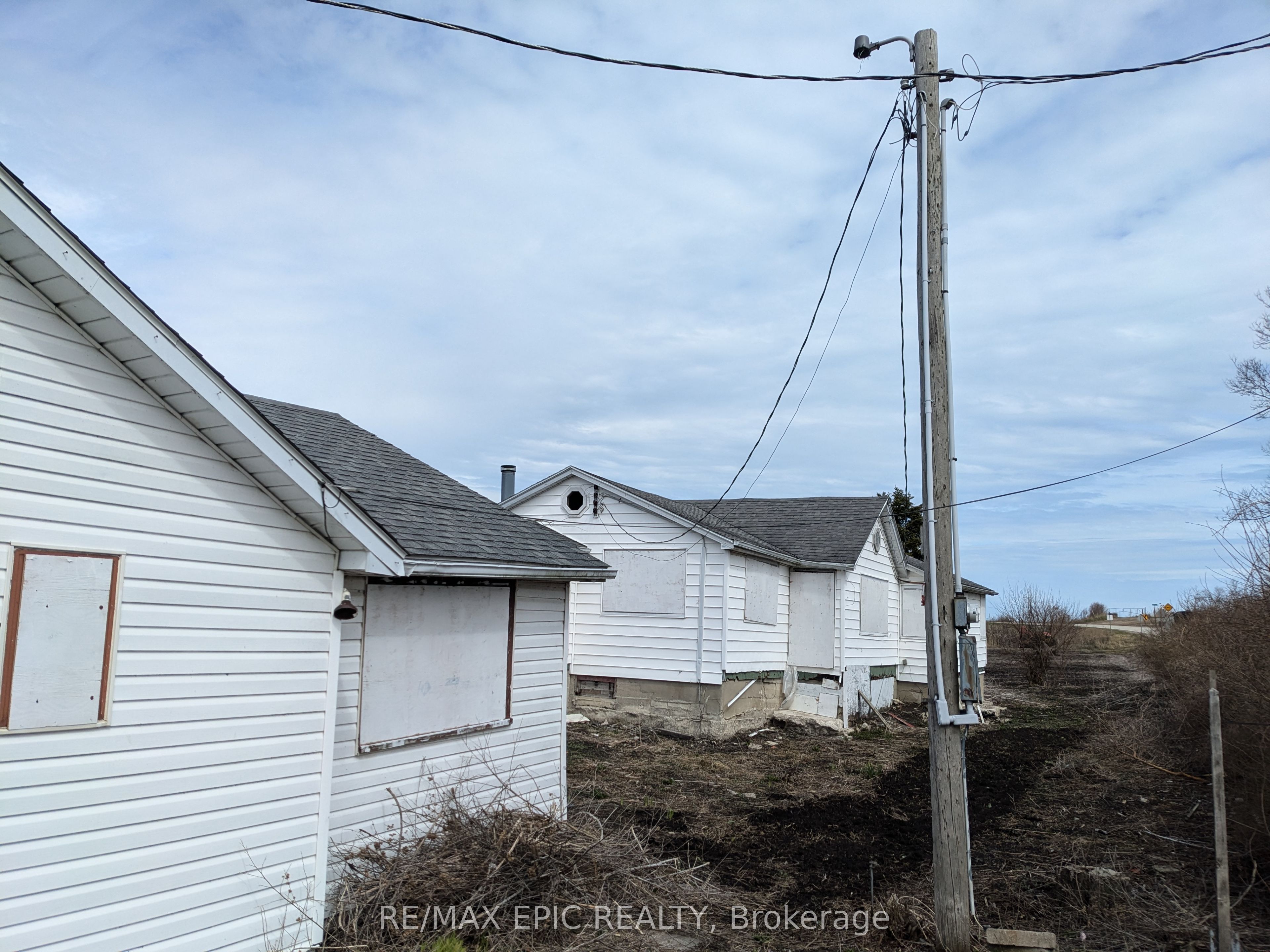 1833 Mersea Road E Property Photo 3