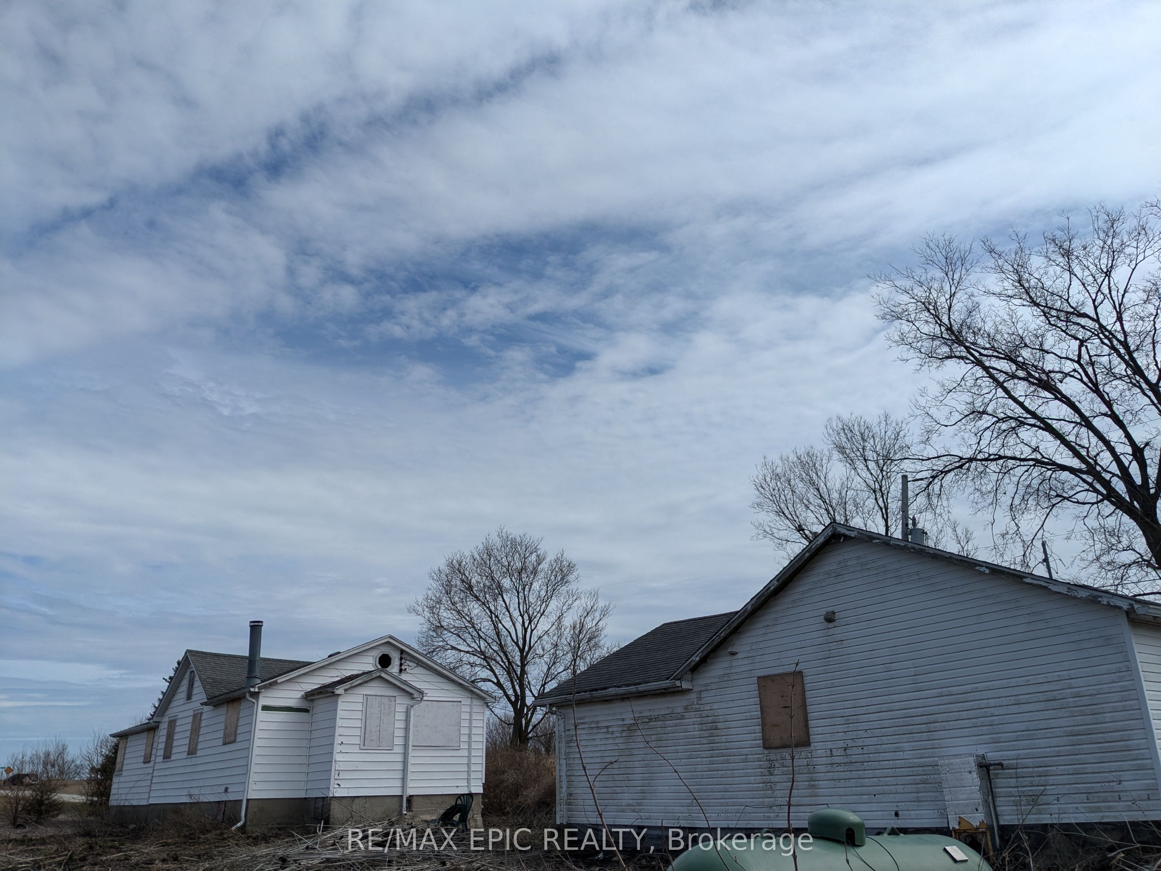 1833 Mersea Road E Property Photo 4
