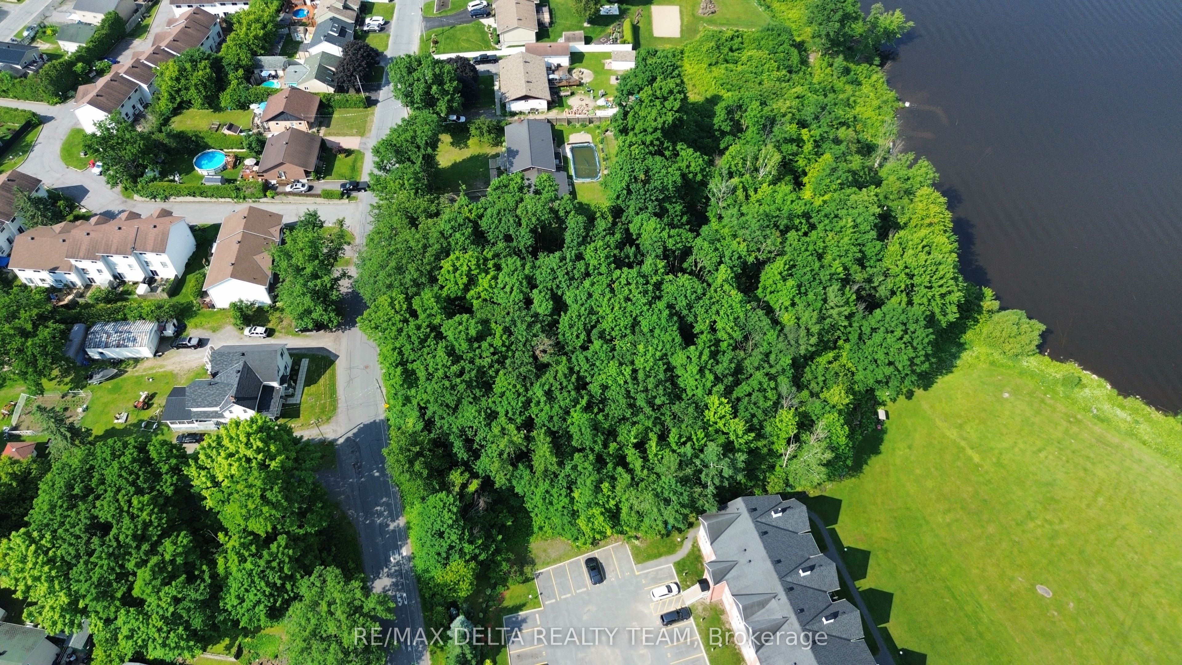 1994 Woods Street Property Photo 6