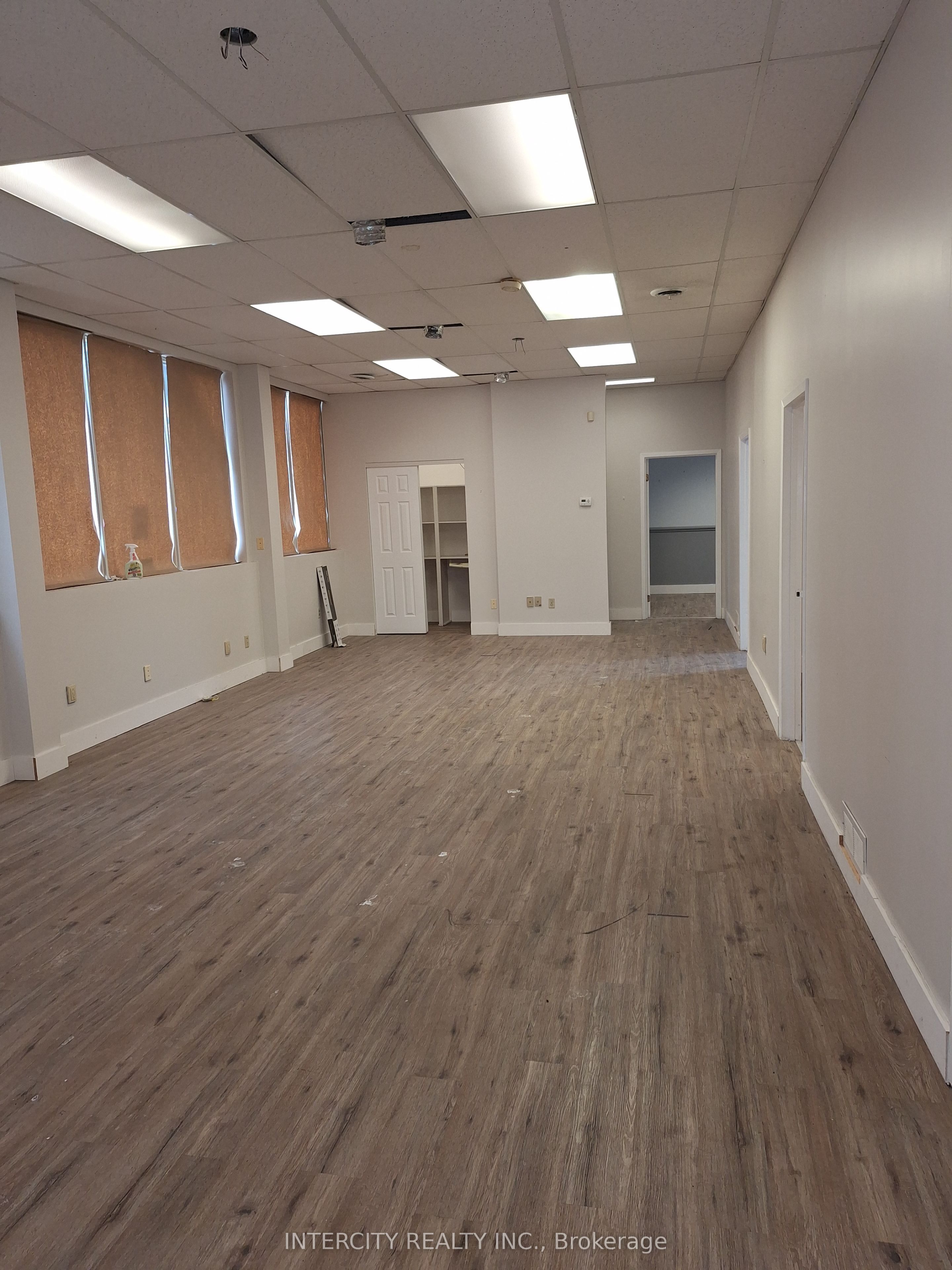 4 Centre Street Property Photo 2