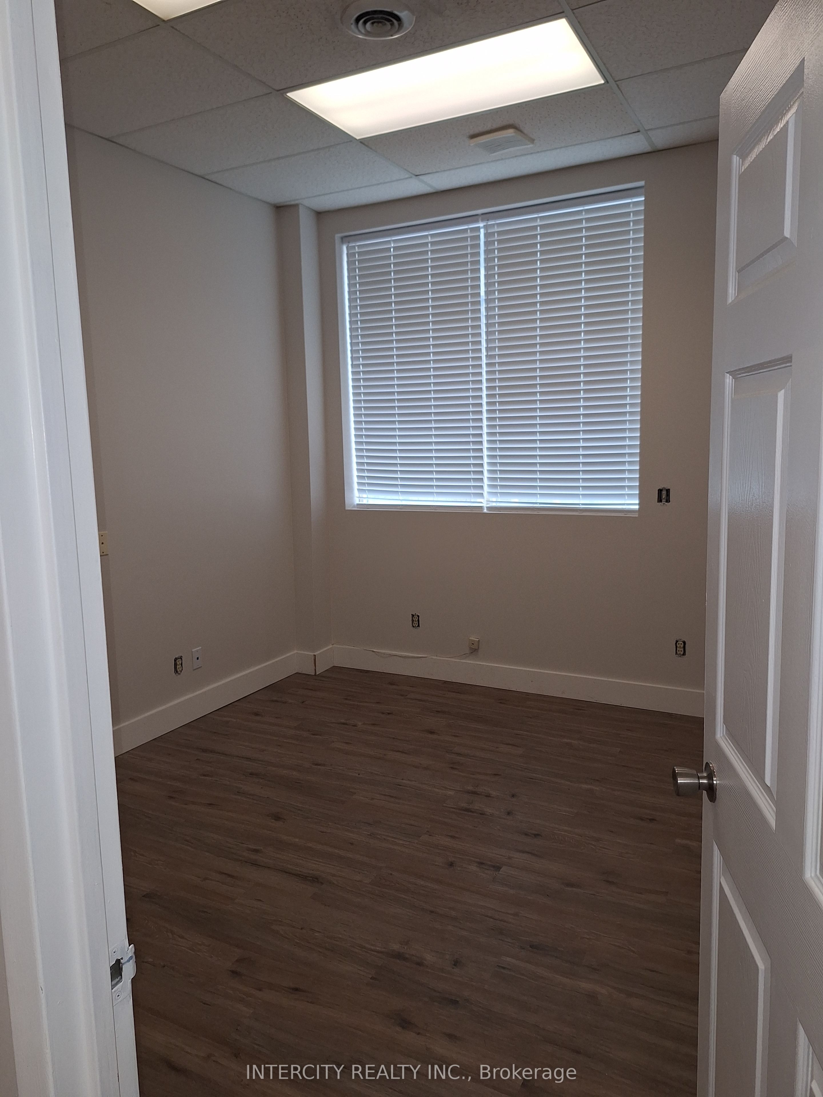 4 Centre Street Property Photo 8