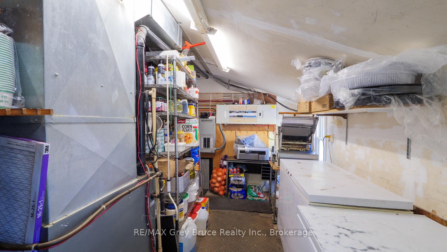 31755 Highway 6 And 10 Highway Property Photo 6
